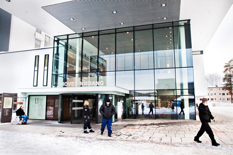 Akershus universitetssykehus Bildet viser inngangspartiet ved Akershus universitetssykehus.