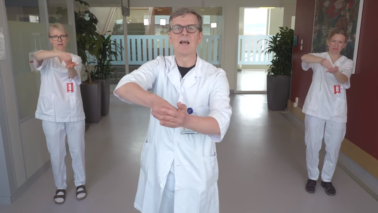 Andreas Radtke, St. Olavs hospital Bildet viser Andreas Radtke som demonstrerer et grep i dr. Radtkes metode.