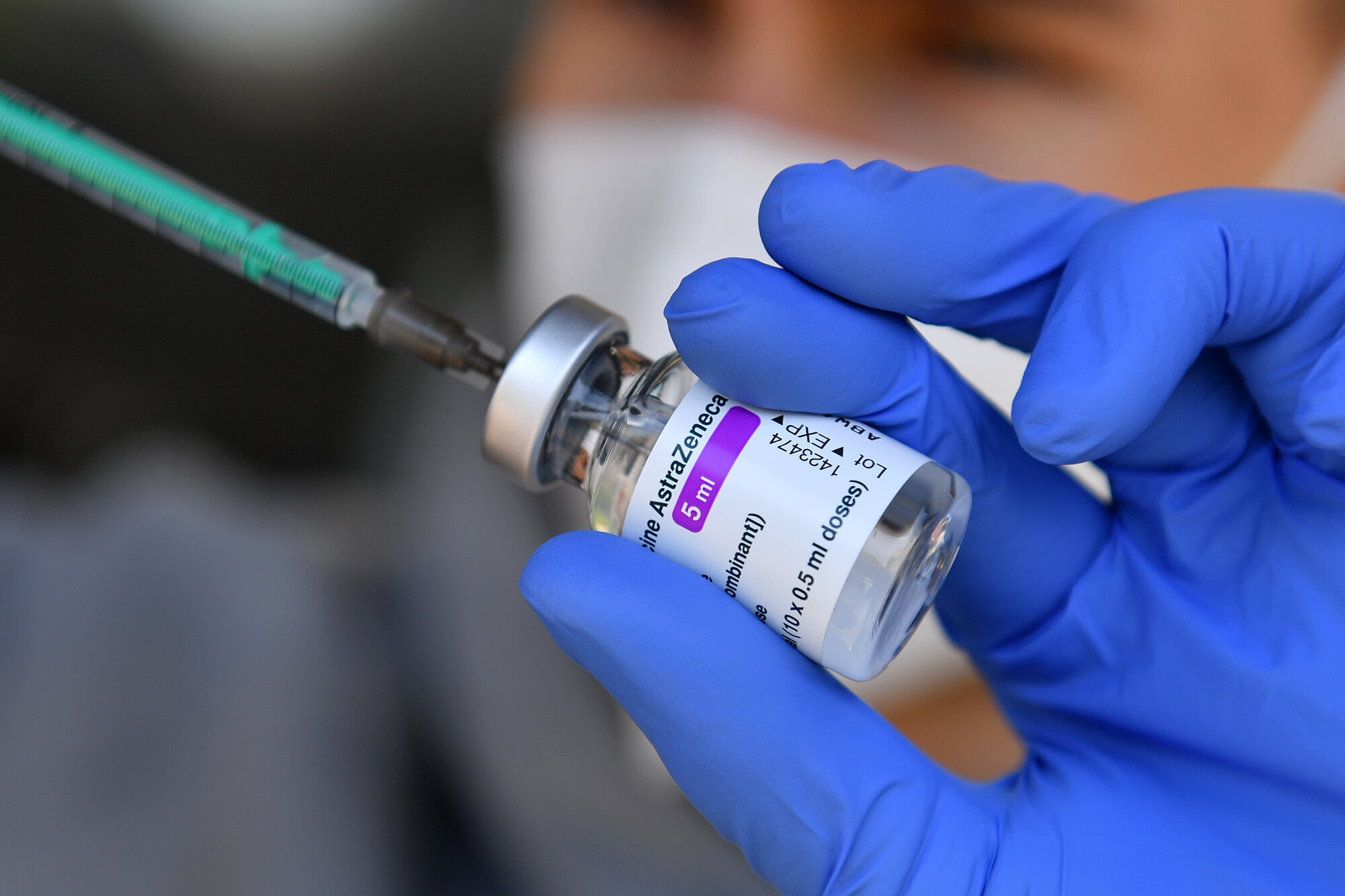 Koronavaksine Bildet viser opptrekk av koronavaksine.