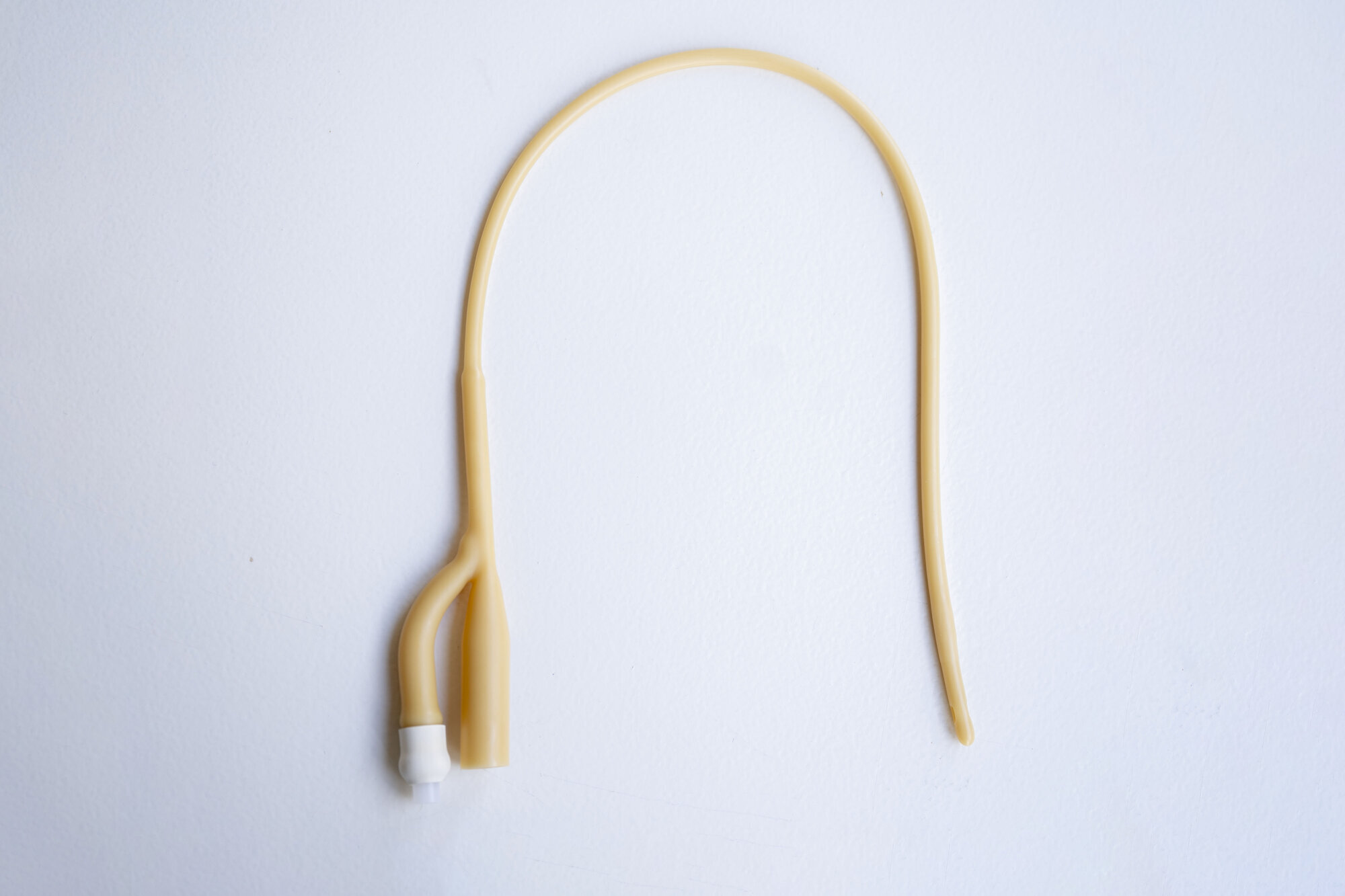 Inneliggende kateter (KAD) Bildet viser et inneliggende kateter (KAD)