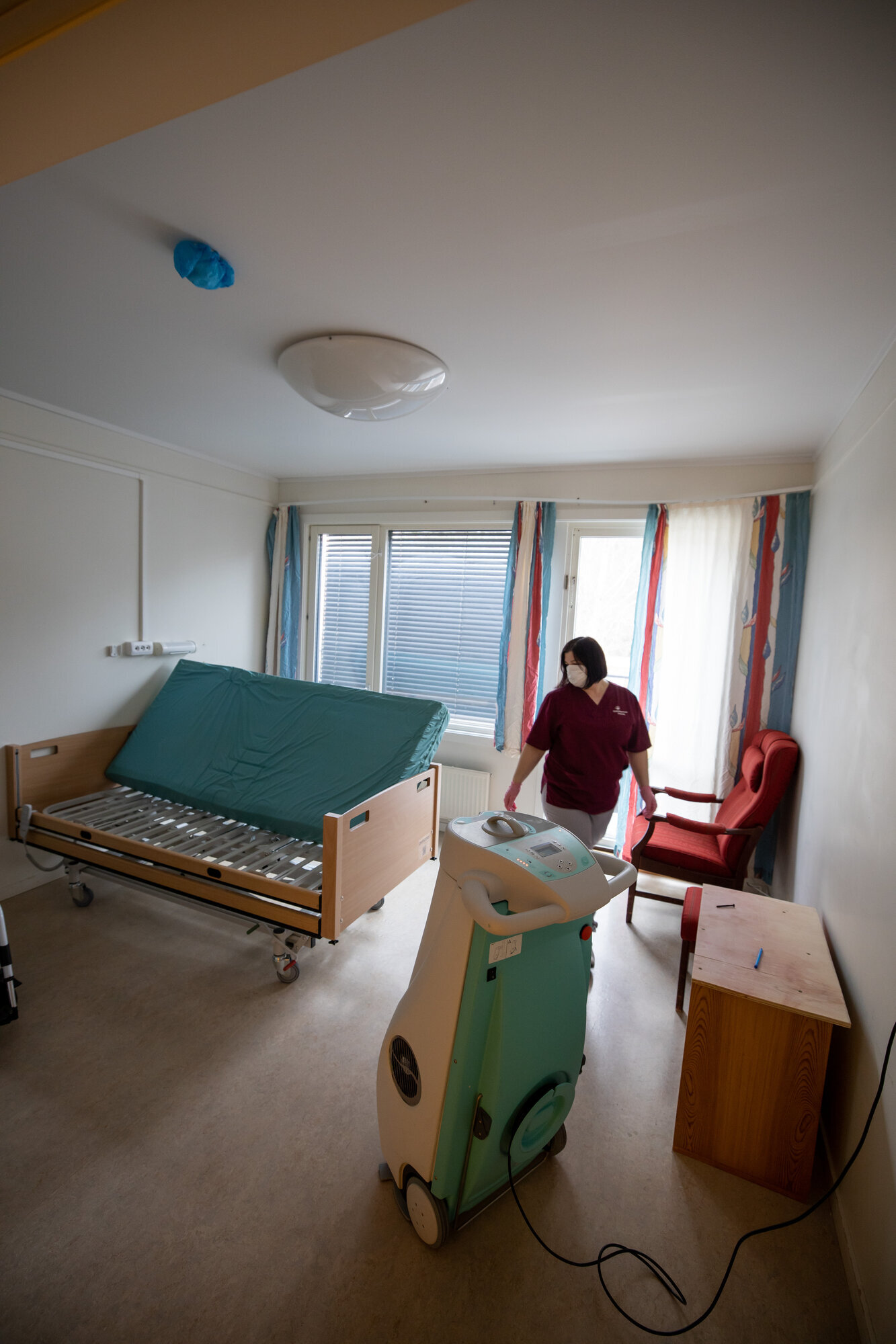 Desinfisering av rom ved bruk av robot. Bildet viser desinfisering av rom ved bruk av robot.