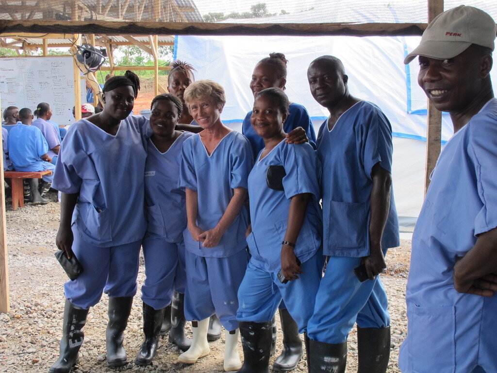 Turid Andreassen Bildet viser sykepleier Turid Andreassen sammen med lokale kolleger i Sierra Loona 2014.