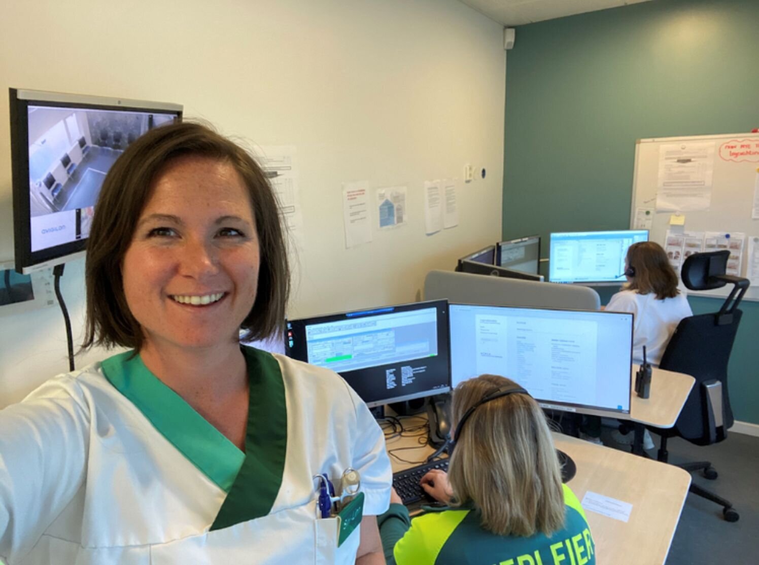 Siri-Linn Scmidt Fotland Bildet viser Siri-Linn Schmidt Fotland på legevaktsentral.