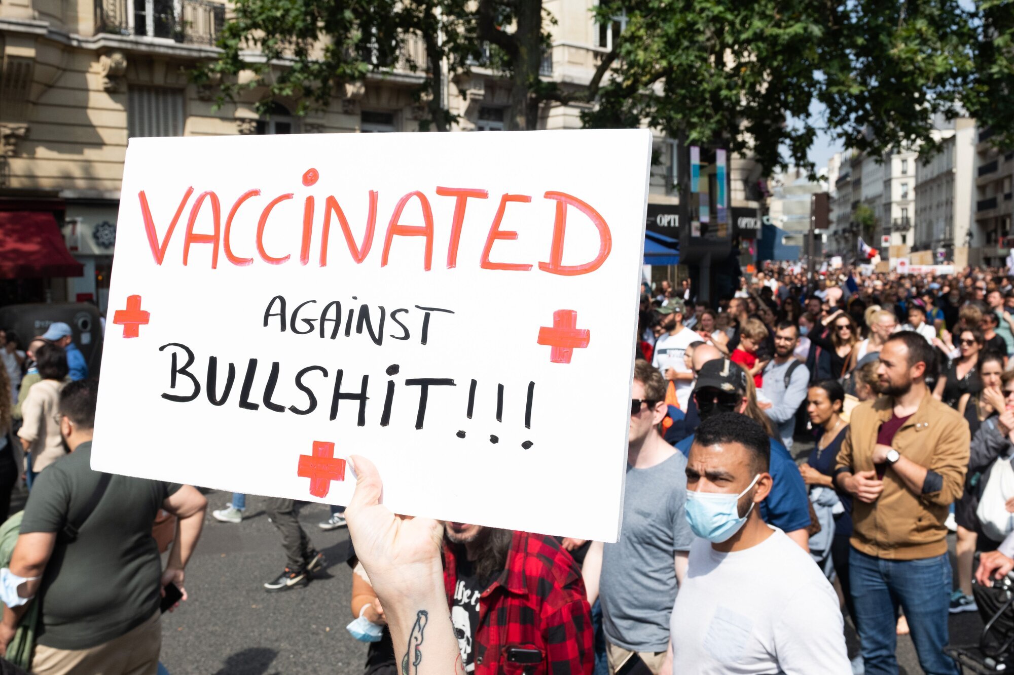 Demonstrasjon Bildet er fra en demonstrasjon mot den franske regjeringens koronavaksinasjonsprogram