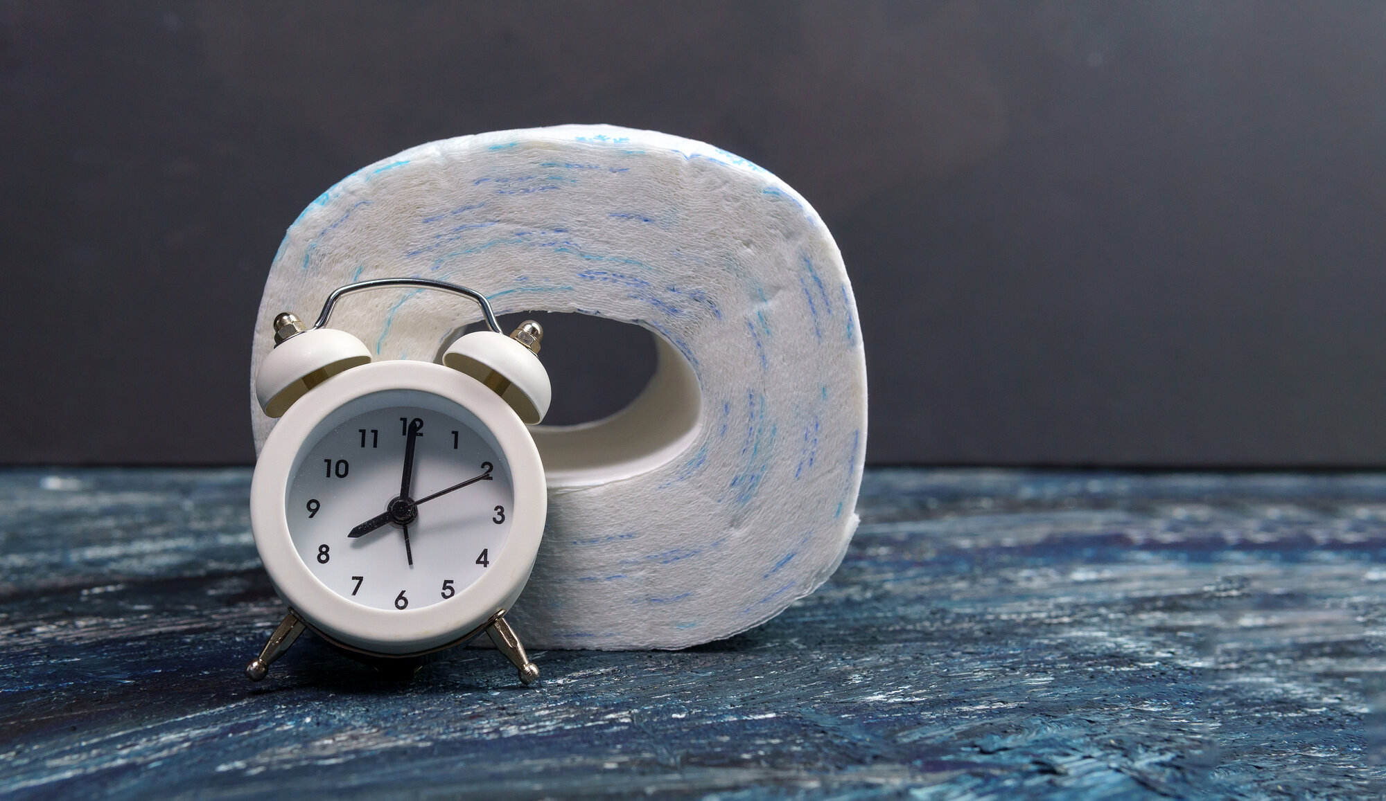 Sykepleiere bes registrere dobesøk Bilde av alarmklokke og toalettpapir