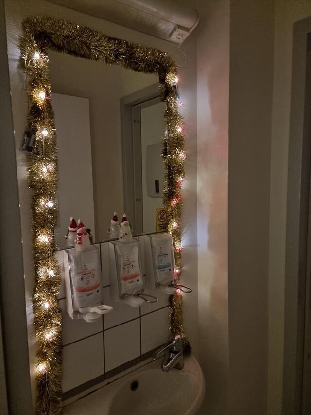 Personaltoalett, Sykehuset Sørlandet Arendal Bildet viser vasken på personaltoalettet på Sykehuset Sørlandet Arendal.