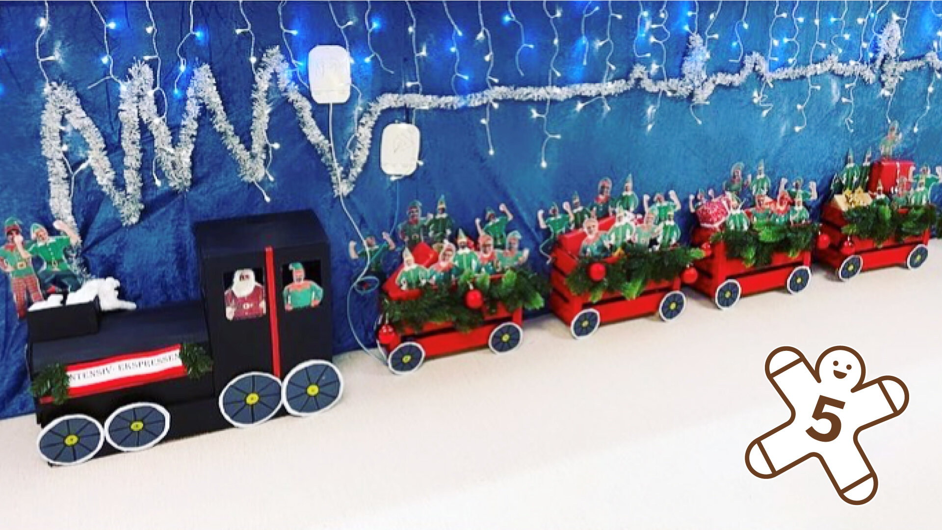 Juletog, intensiv Bildet viser juletoget på intensiv på Lillehammer.