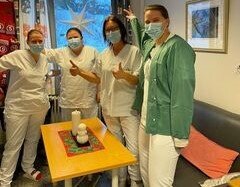 Kirurgisk poliklinikk, Molde sjukehus Bildet viser seksjonsleder Ida Gule, sykepleierne May-Lise Aasen og Sonja Neerland, og ortlis3 Inger Mo.