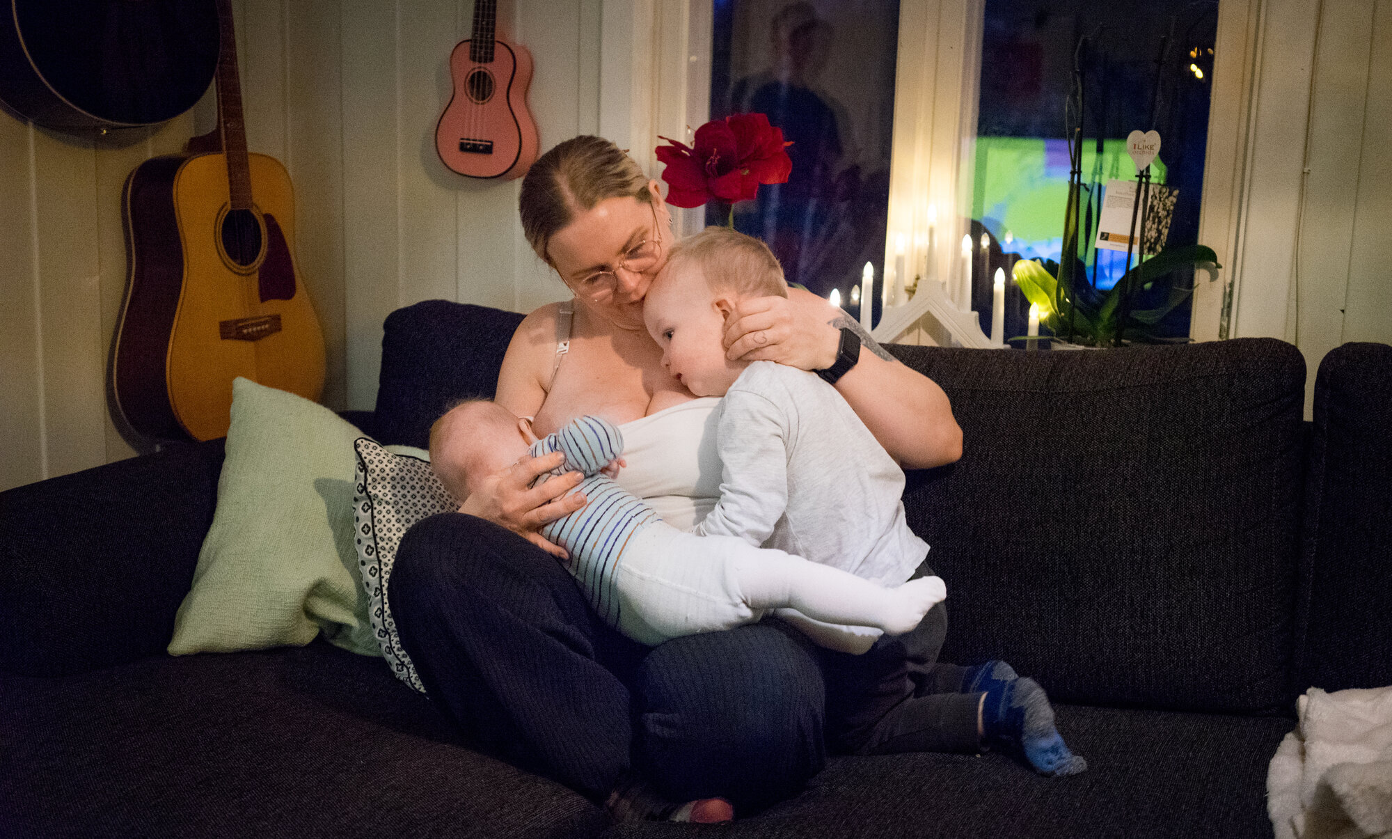 Julie Sommersett med barn bildet viser Julie Sommersett med barn