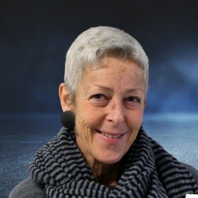 Sidsel Tveiten bildet vsier Sidsel Tveiten