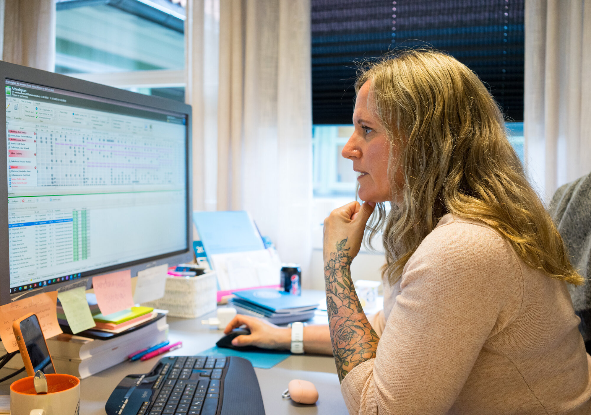 avdelingsleder med kalenderplan Bildet viser avdelingsleder med kalenderplan