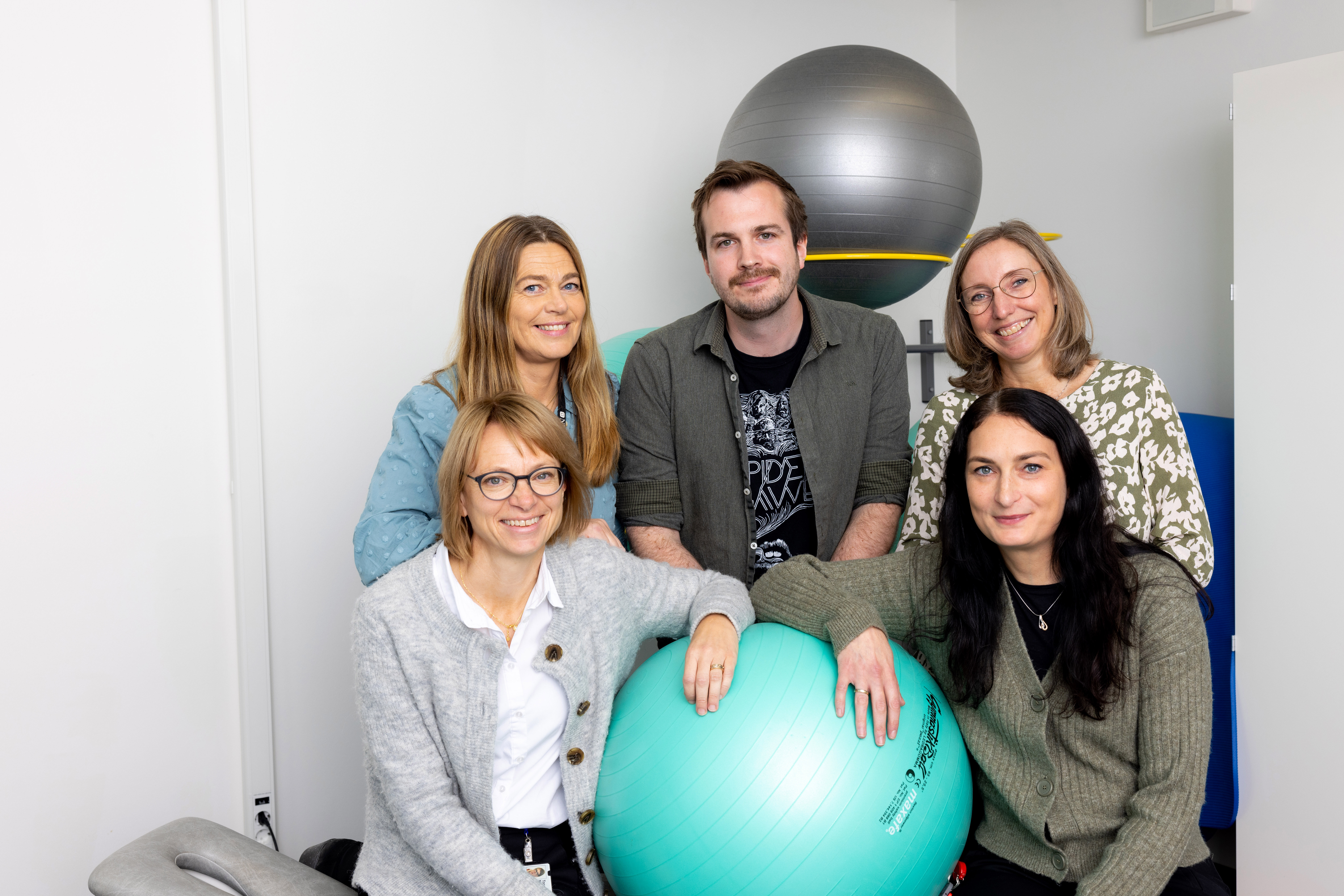 Fem sykepleiere fra Smerteklinikken ved St. Olavs hospital forsker.
