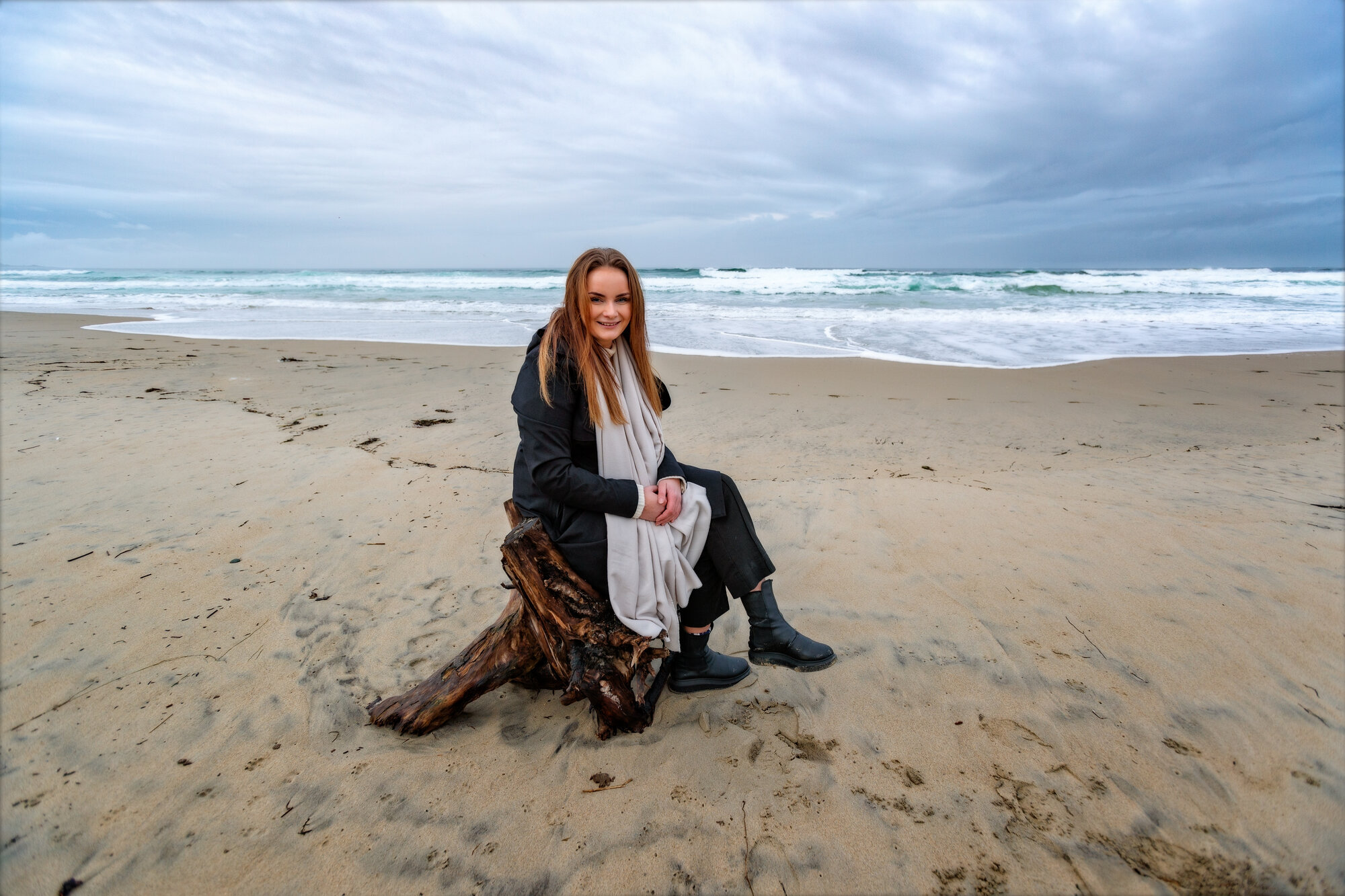Sykepleier Wenche Wiik på stranden Sykepleier Wenche Wiik på stranden