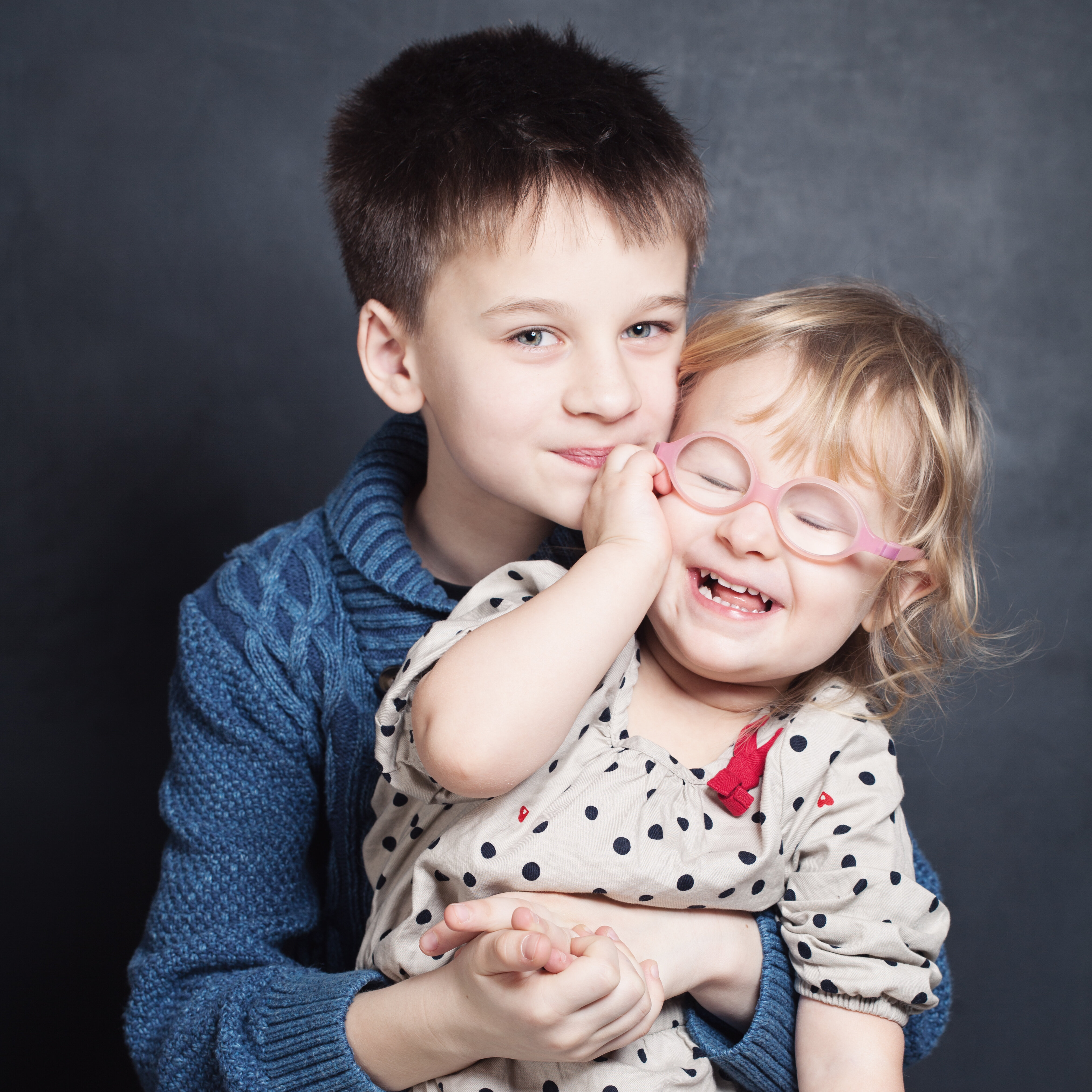 Søsken Glade, små søsken