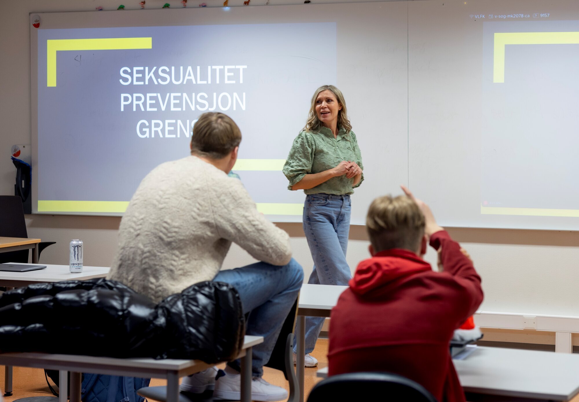 Skorve i klasserom med elever Bildet viser Skorve i klasserom med elever