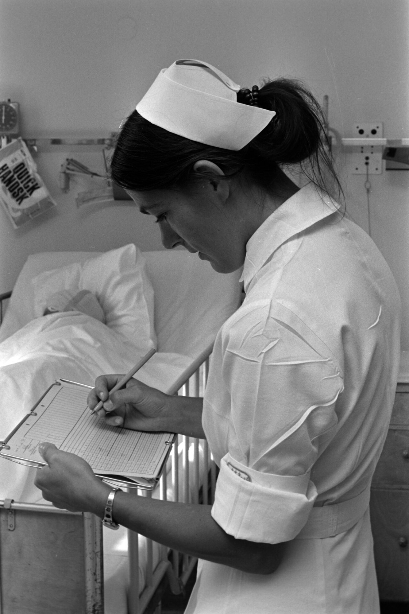 Ellen Sund Bildet viser Ellen Sund som dokumenterer.