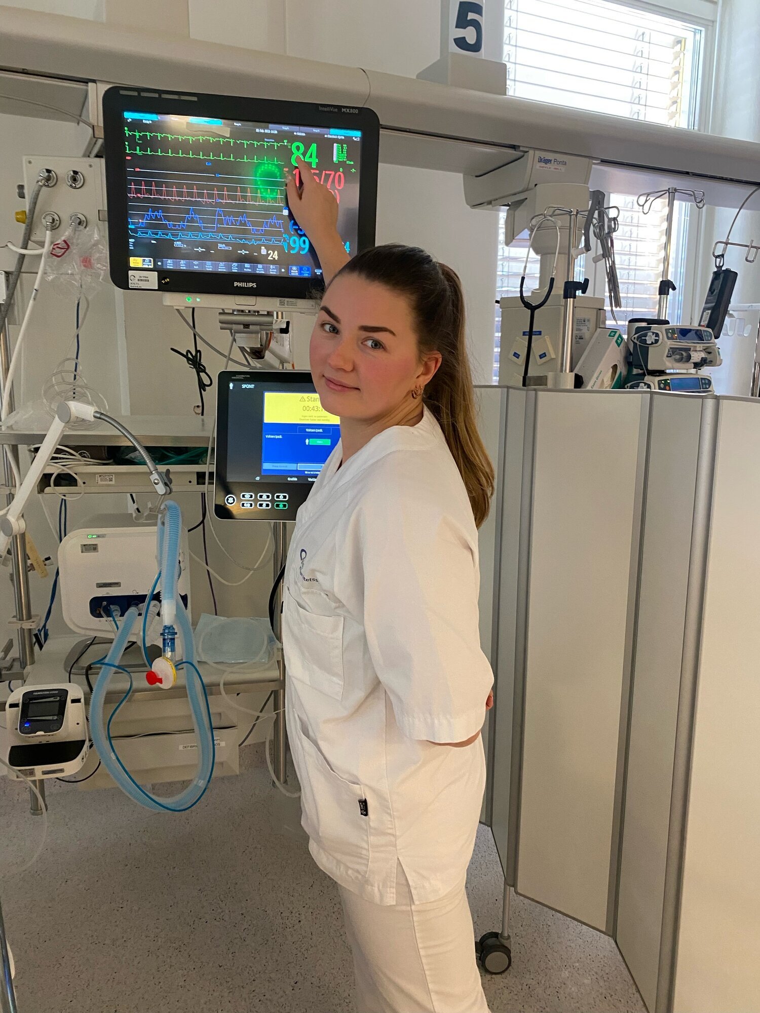 Bildet viser Stine Molvær Nesseth, på thoraxkirurgisk avdeling Bildet viser Stine Molvær Nesseth, på thoraxkirurgisk avdeling