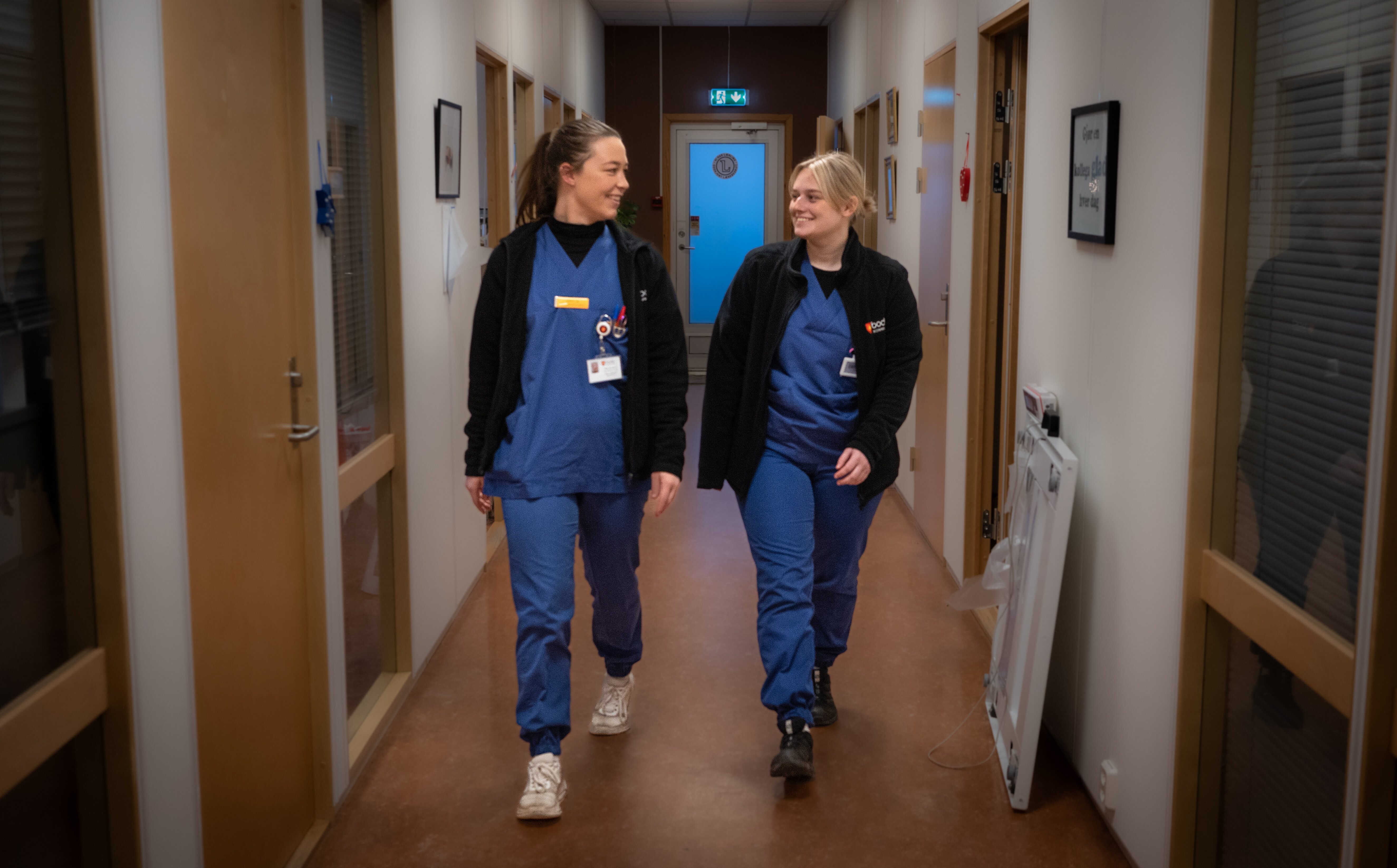 Praksisstudentene Jørgensen og Østvik Bildet viser praksisstudentene Jørgensen og Østvik