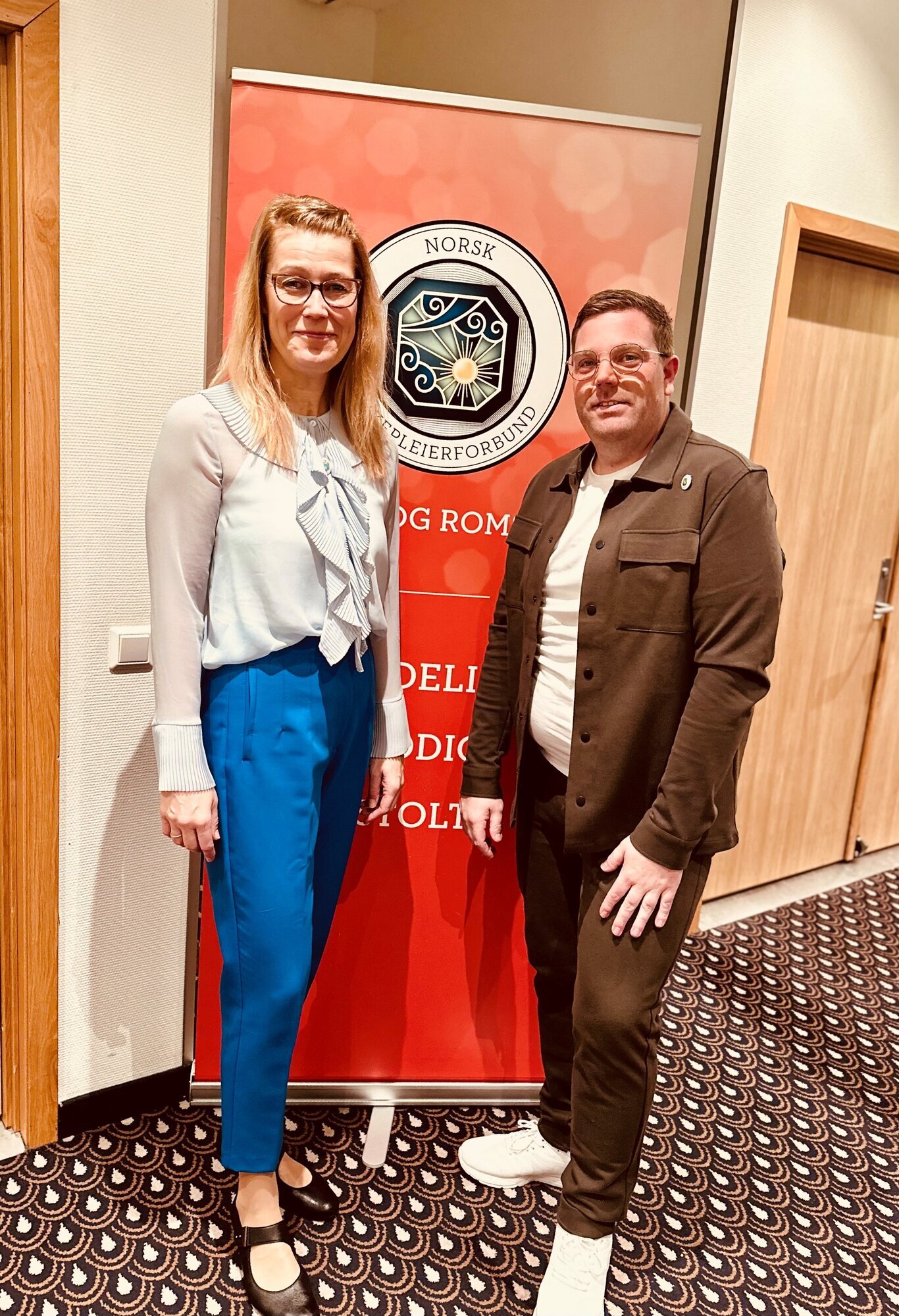 Bildet viser Sevaldsen og Moe som ble gjenvalgt som fylkesleder og nestleder og Møre og Romsdal Bildet viser Sevaldsen og Moe som ble gjenvalgt som fylkesleder og nestleder og Møre og Romsdal