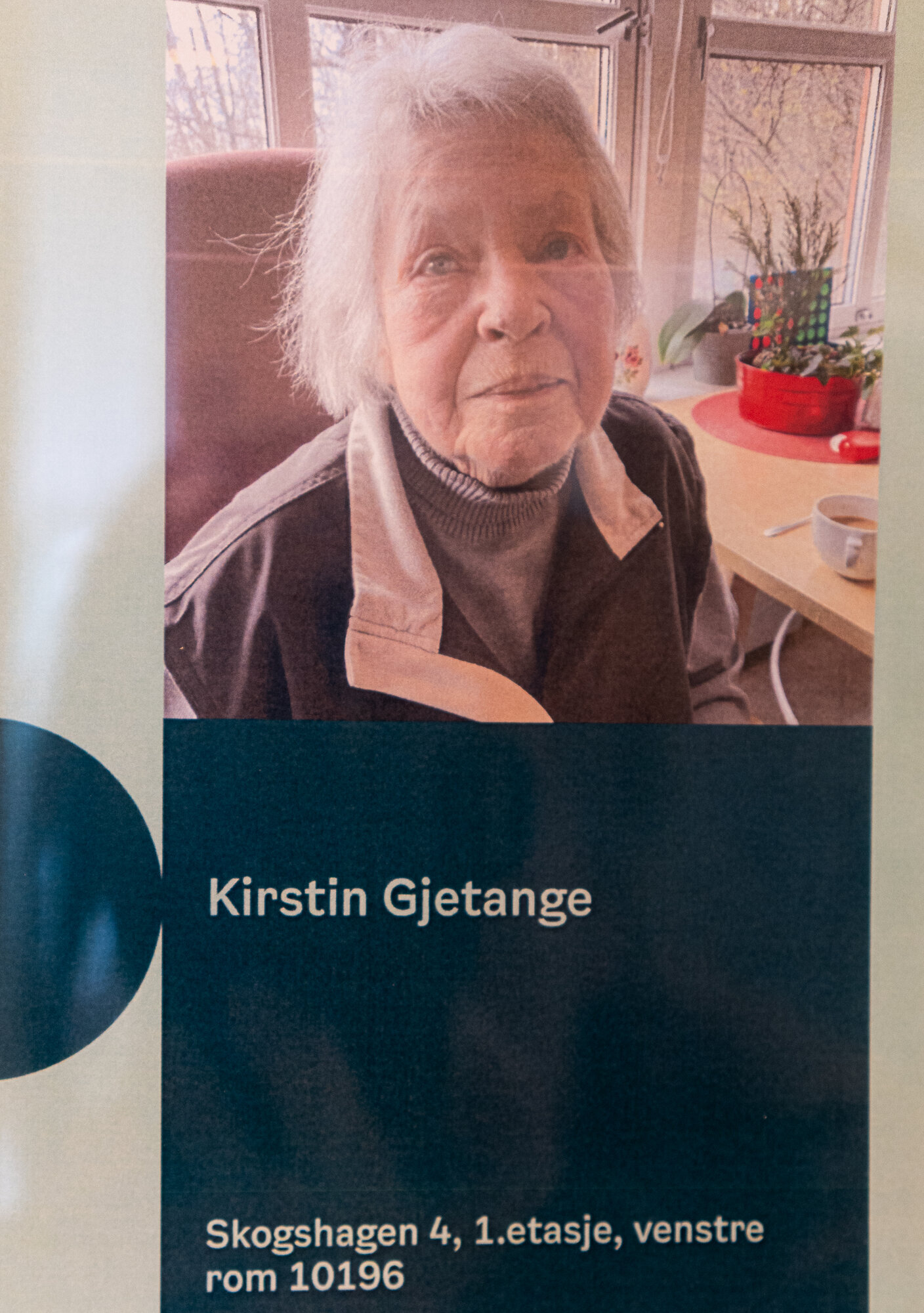 Kirstens feilstavede navn på dørskiltet bildet viser Kirstens feilstavede navn på dørskiltet