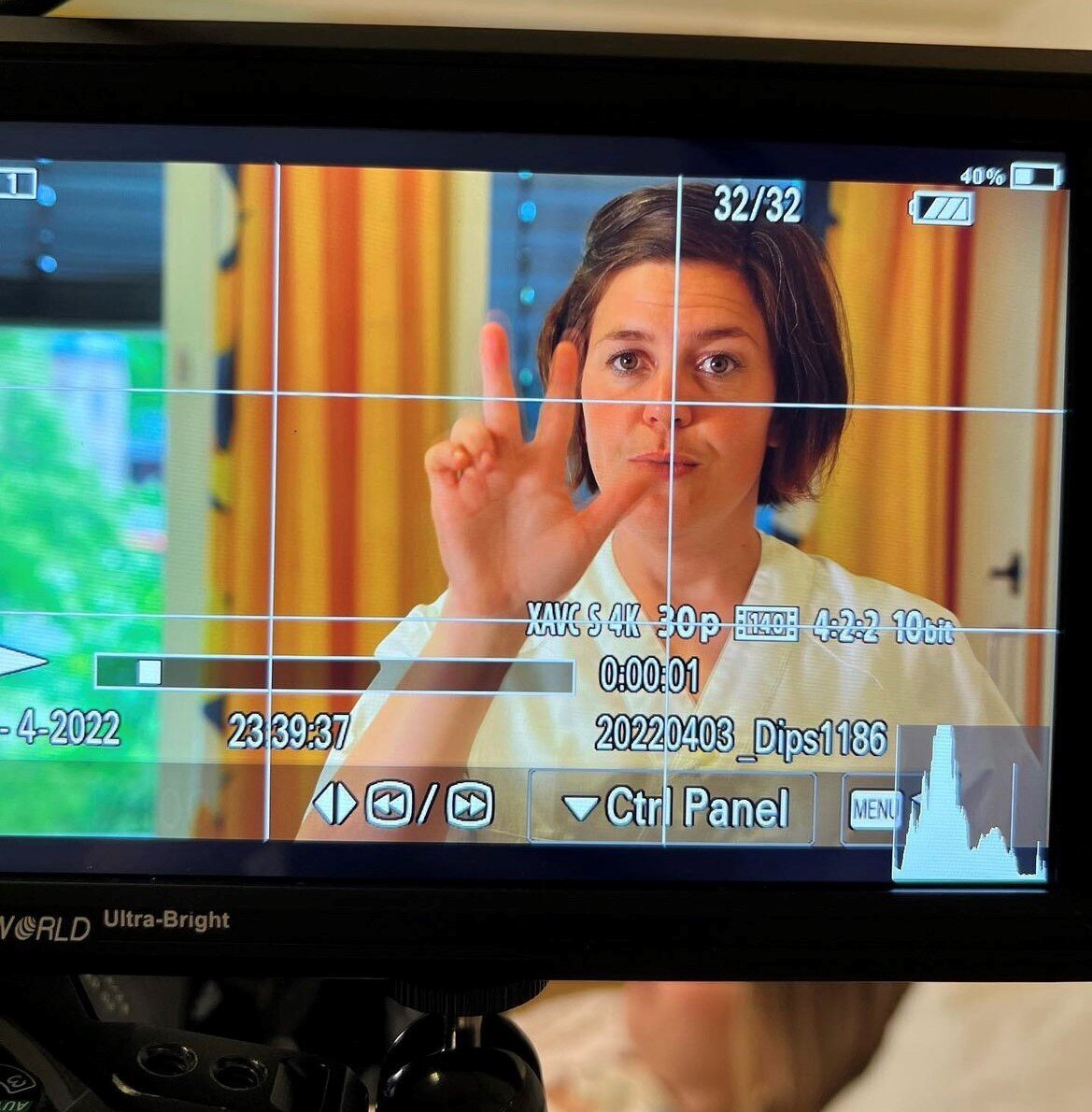 Karoline Skedsmo Bildet viser Karoline Skedsmo gjennom filmkamera.