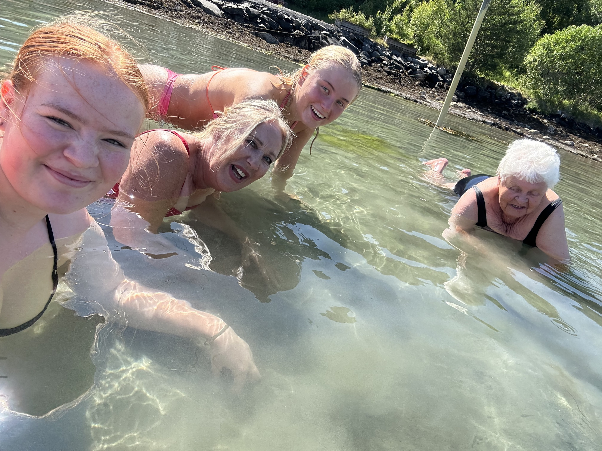 Bildet viser Moa Åsa Maria Alsiø, Esther Berge og Elinor Holsen fra Frei sykehjem. Bildet viser Moa Åsa Maria Alsiø, Esther Berge og Elinor Holsen fra Frei sykehjem.