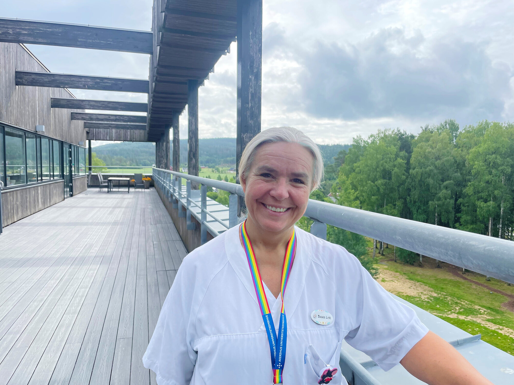 Inger Lise severinsen på taket på ahus