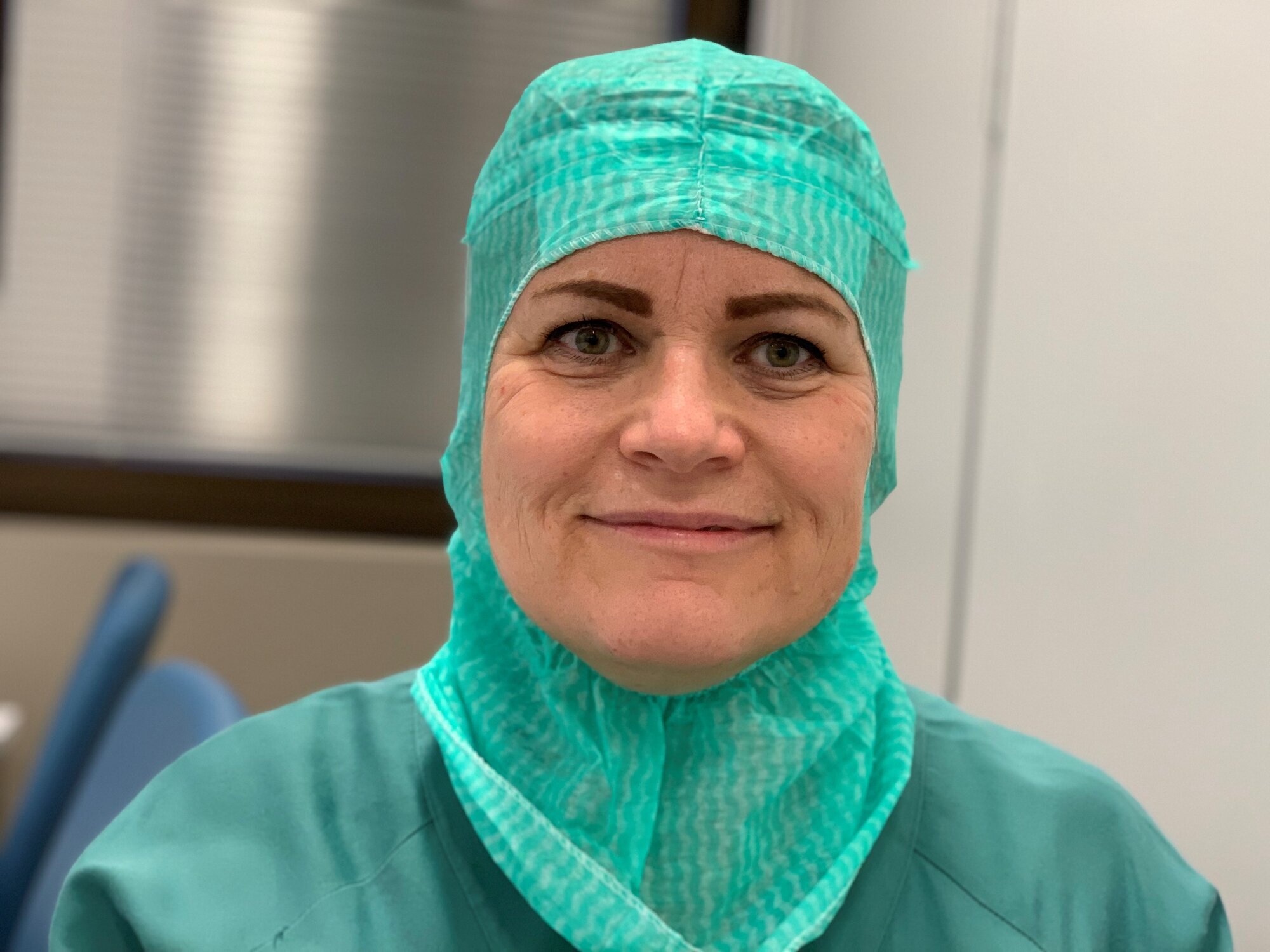 Bildet viser innleggsforfatteren, Kristin Olsen Ulvestad, i operasjonsuniform