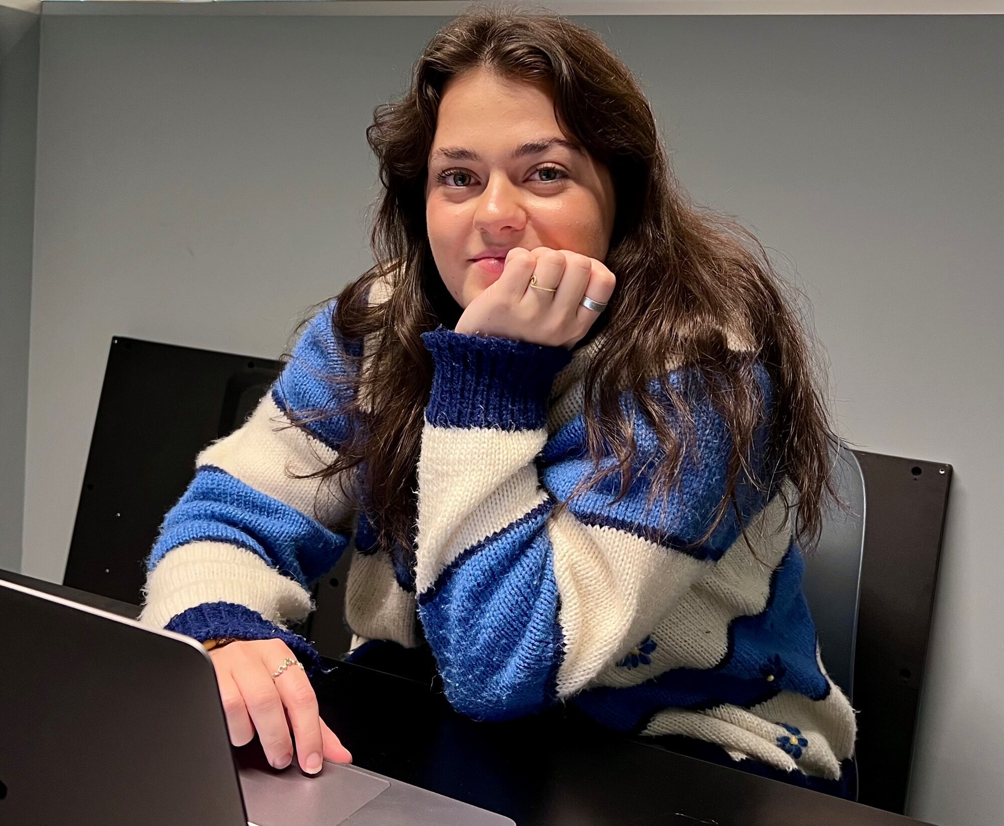 Sykepleierstudent Elise er i gang med tredje skoleår. Sykepleierstudent Elise er i gang med tredje skoleår.