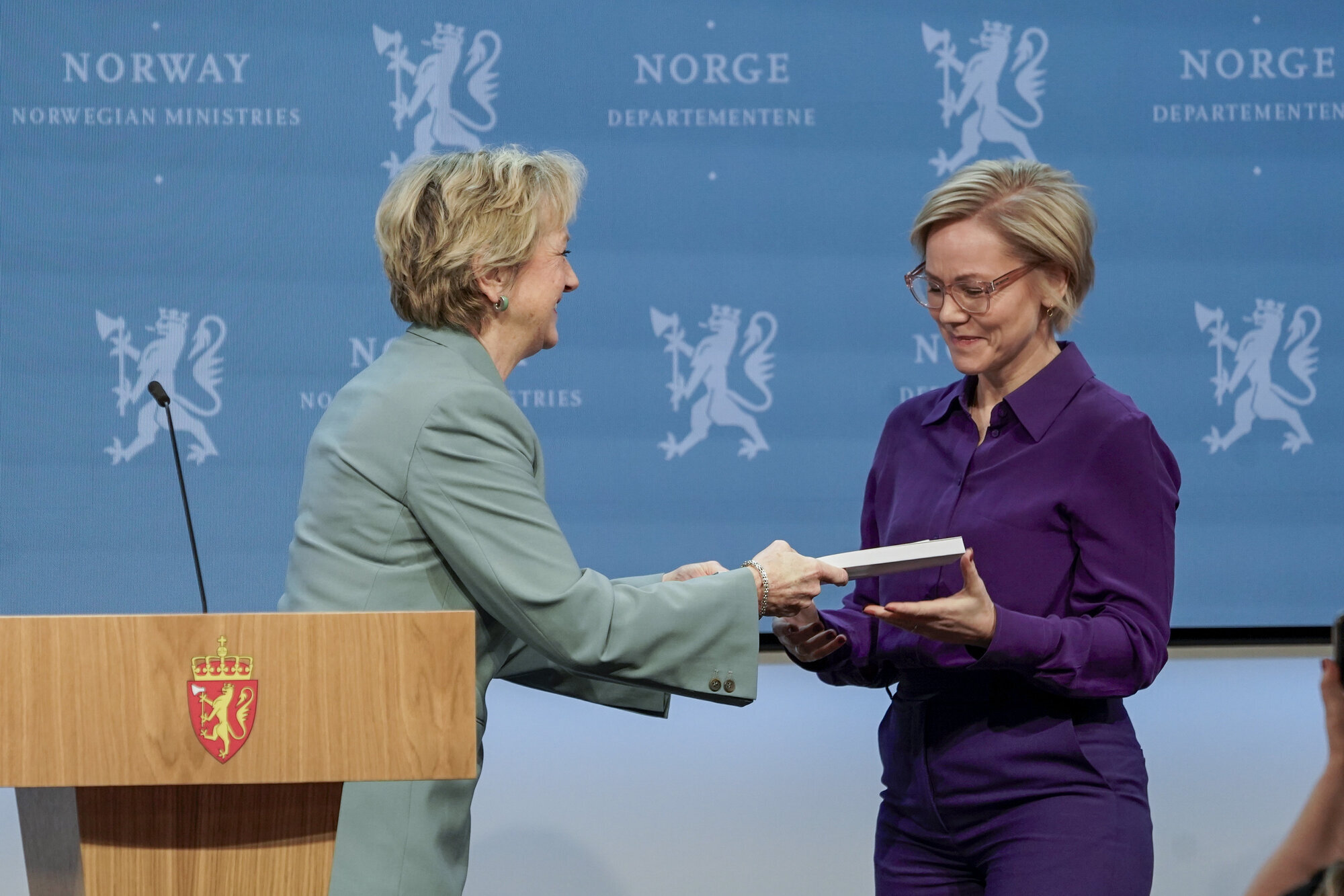 Kari Sønderland, Ingvild Kjerkol Bildet viser Kari Sønderland og Ingvild Kjerkol.