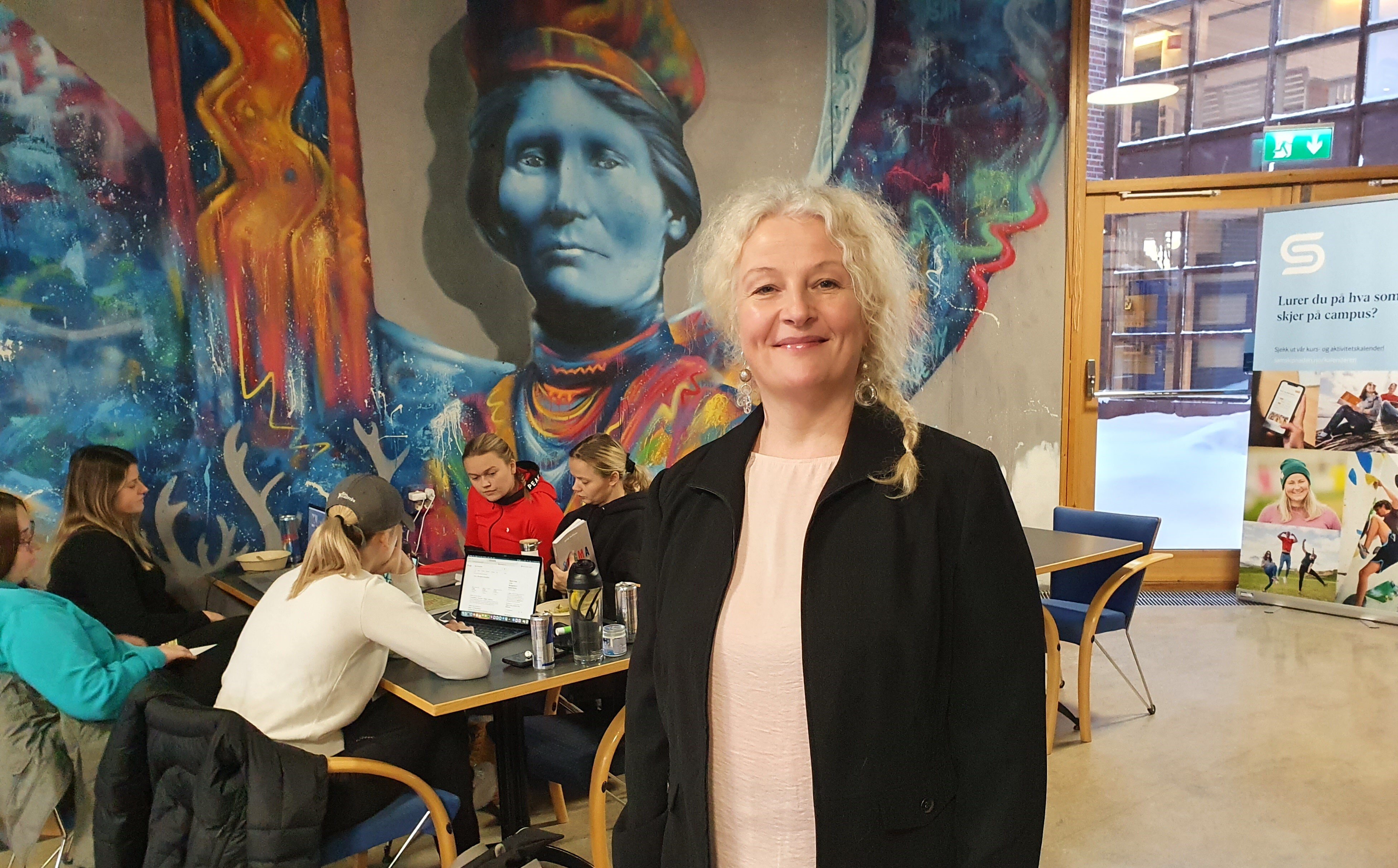 Viserektor Bente Haug bildet viser viserektor Bente Haug