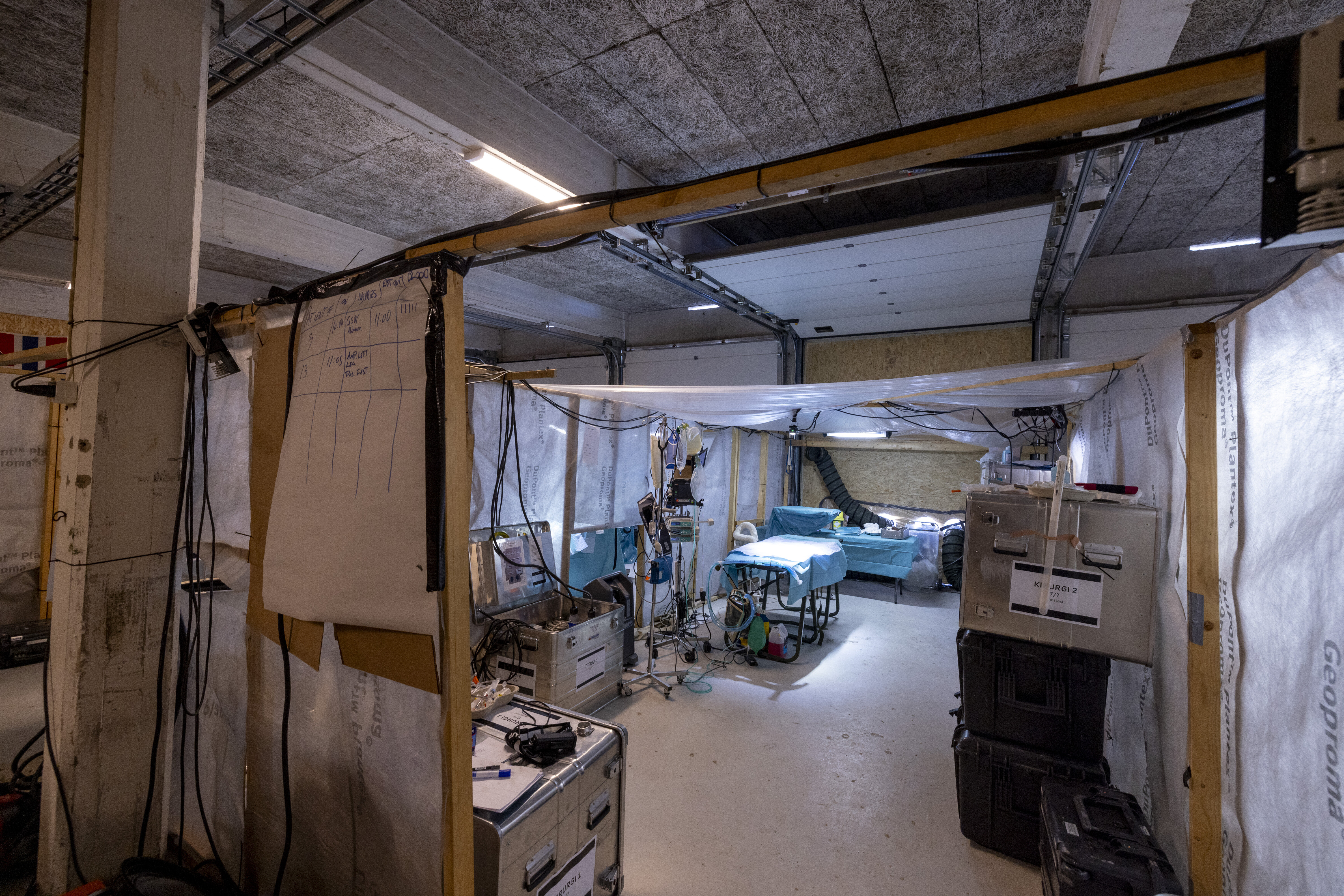 Øvelse, feltsykehus Bildet viser en tom operasjonsstue.