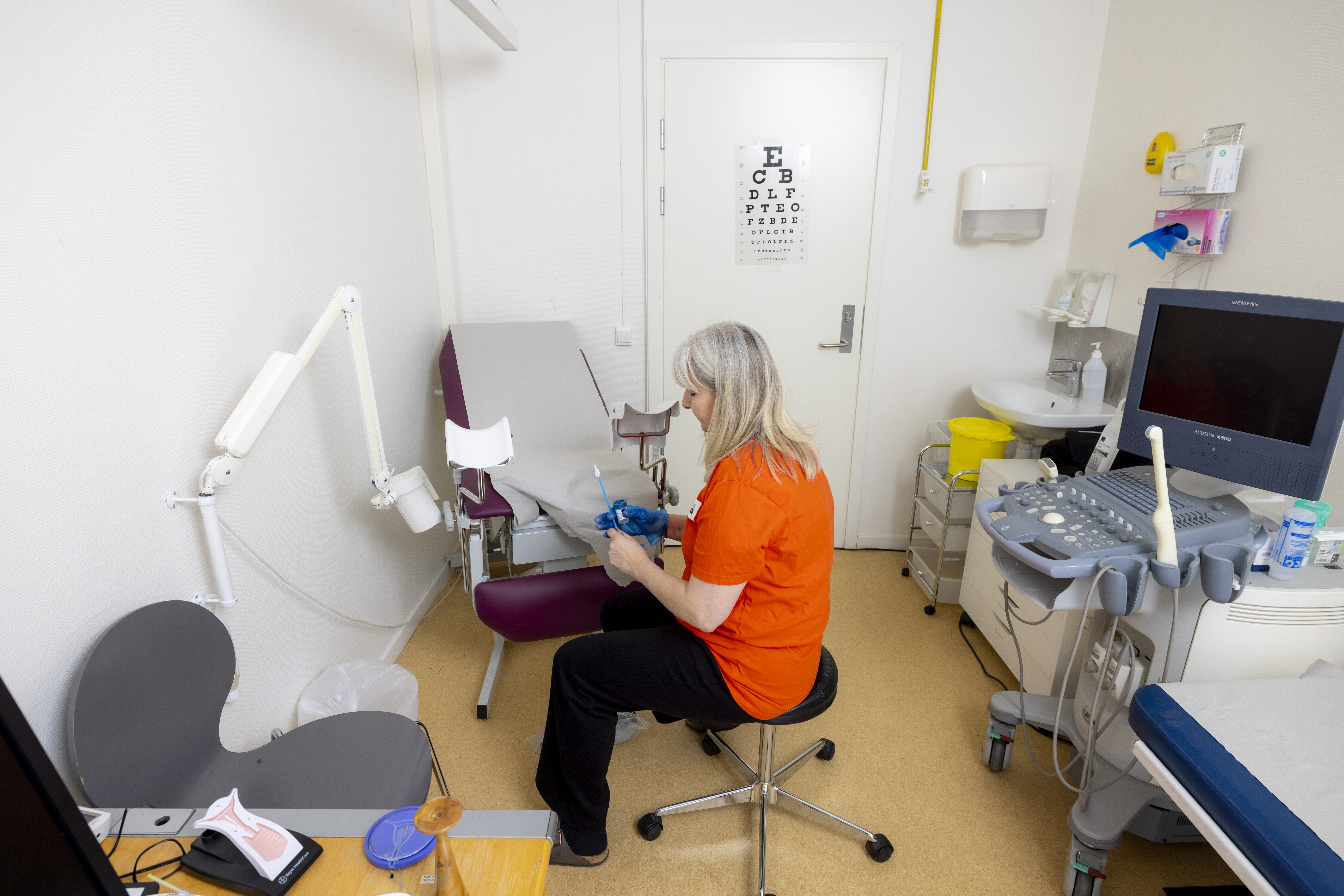 Jordmor Marit S. Severinsen Bildet viser jordmor Marit S. Severinsen