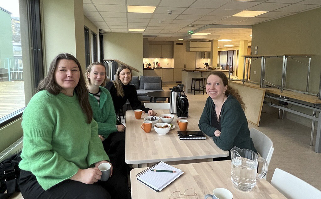 Sanitetskvinnene er klare til å ta imot besøkende fra begynnelsen av april. Fra venstre: Lena Mosli, Guro Dragset, Anette Skaga og Ragnhild Lerø.