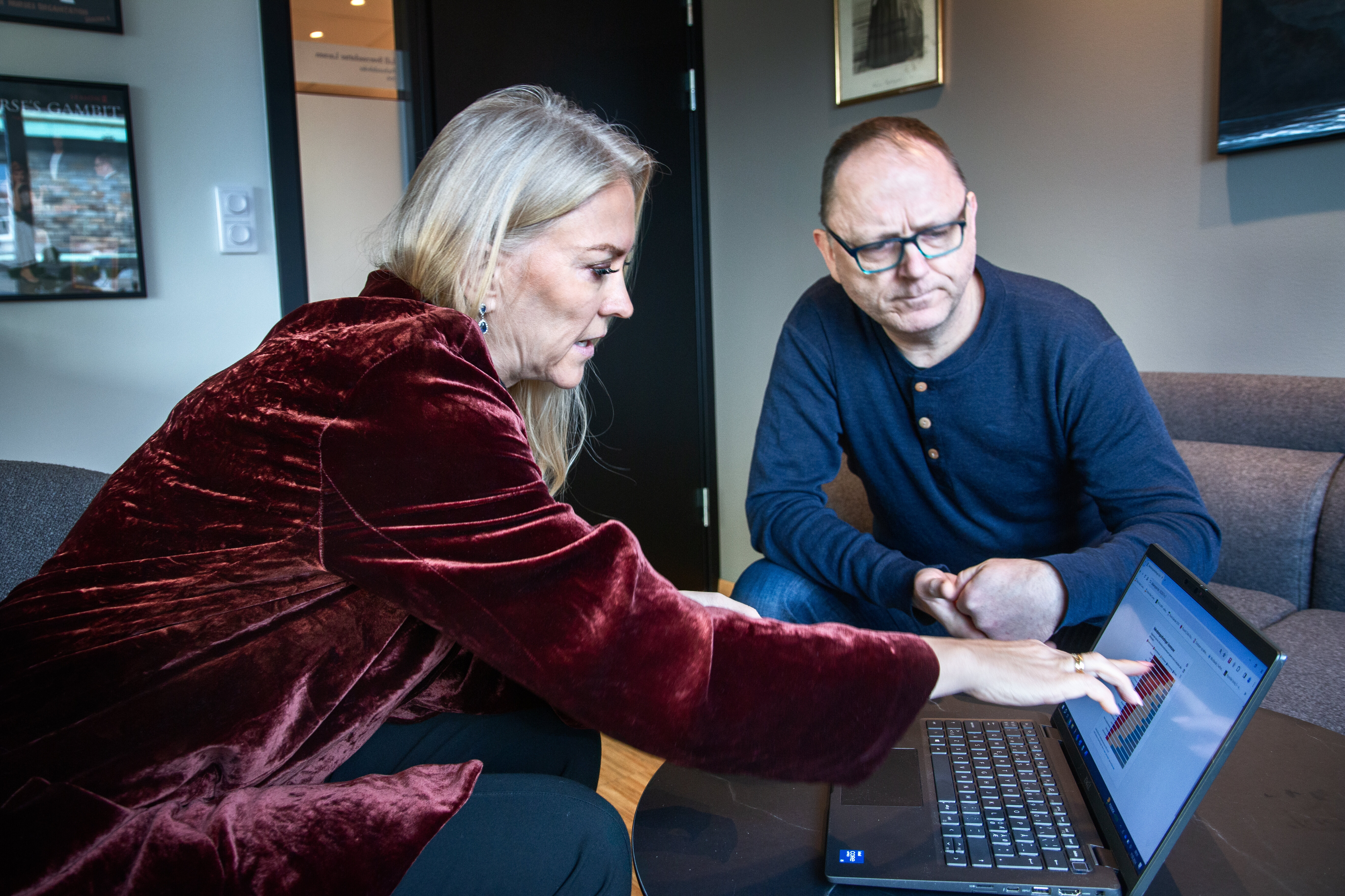 Larsen og Bergsagel Lill Sverresdatter Larsen og journalist i Sykepleien Ingvald Bergsagel