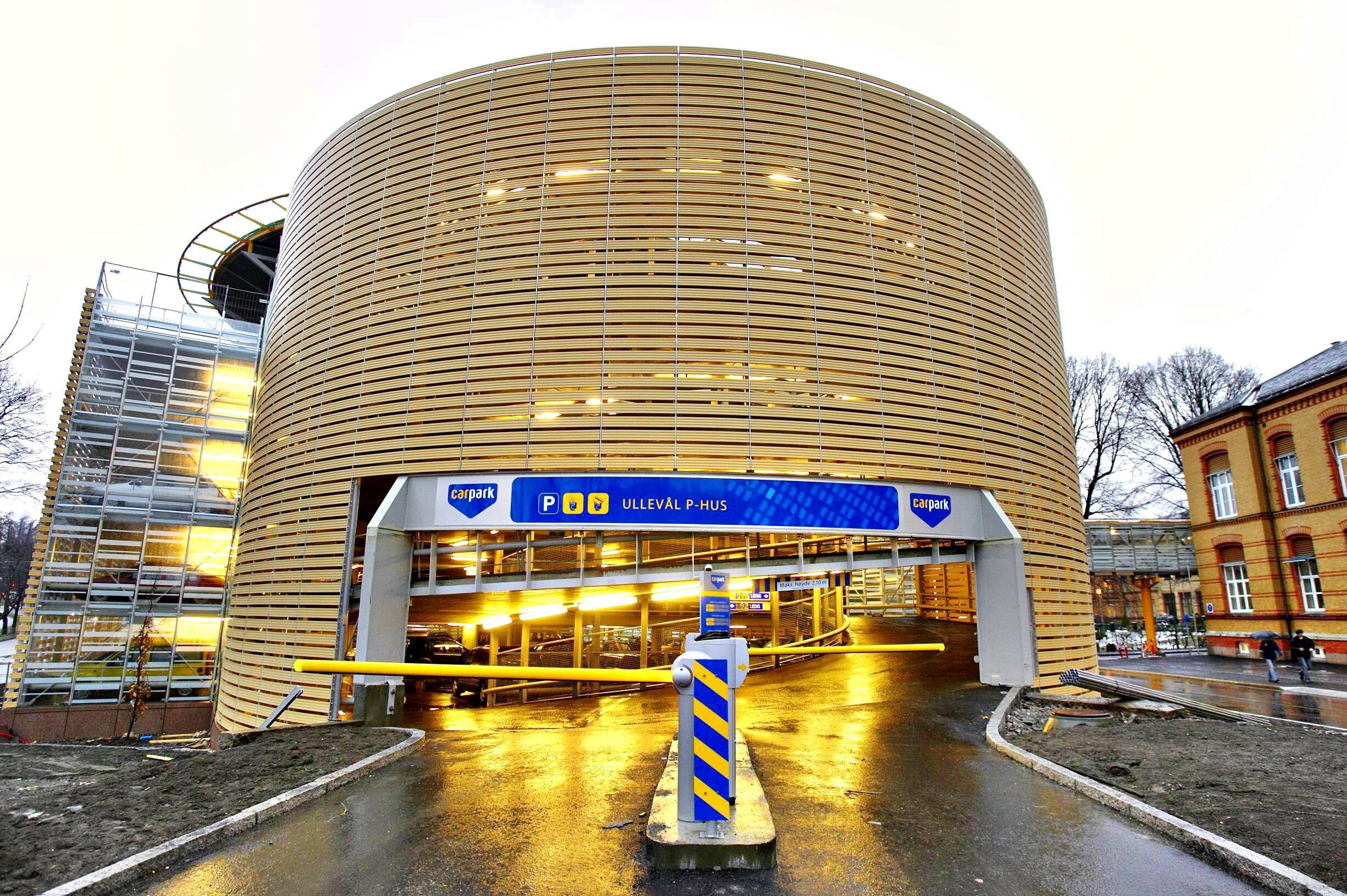 Parkering, Ullevål Bildet viser parkeringshus på Ullevål.