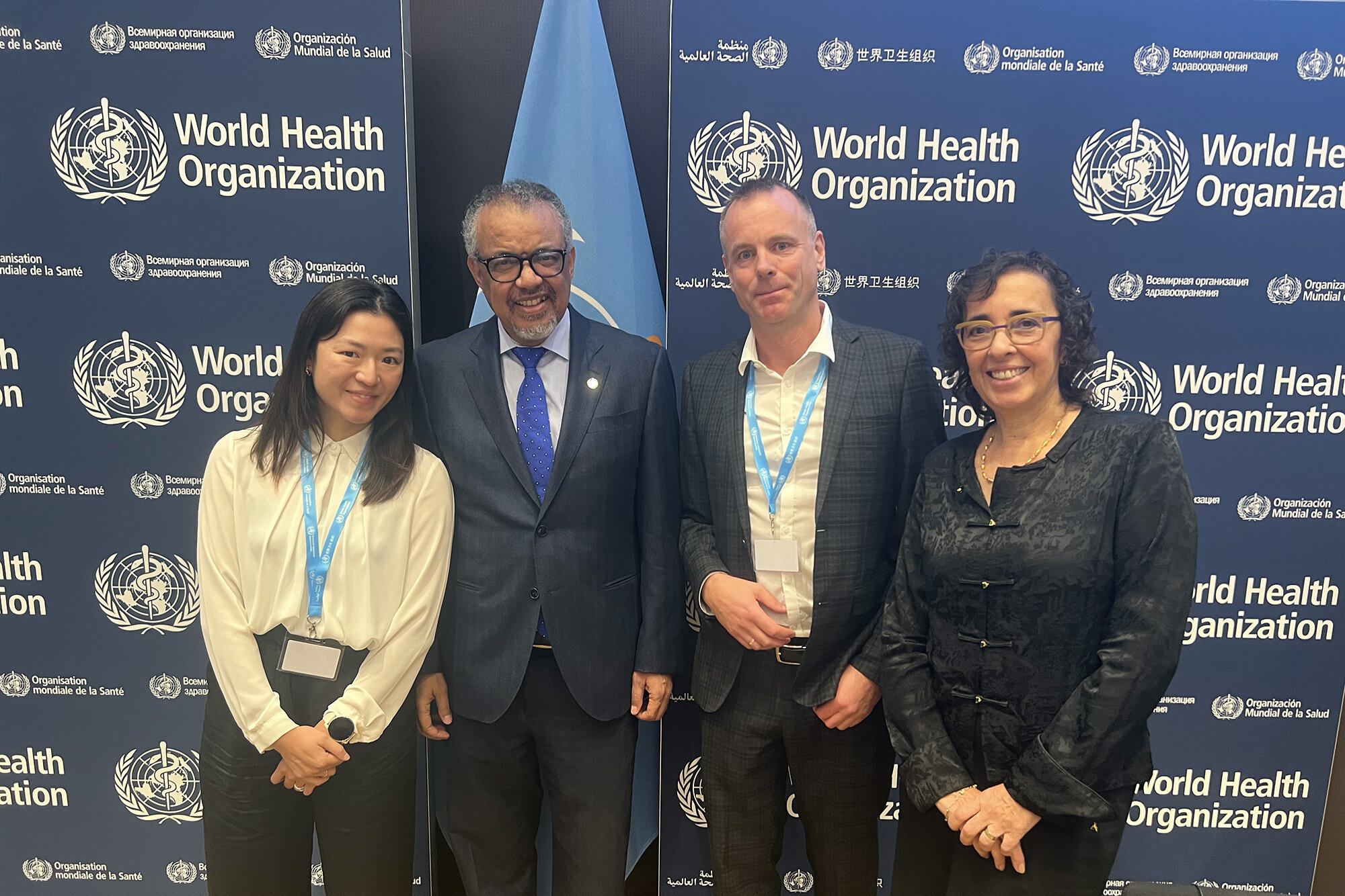 INTERNASJONAL SAMLING: Mentalt Health Forum ble arrangert 9. og 10. oktober i Genève i Sveits. Fra venstre: Hoi Shan Fokeladeh, seniorrådgiver for politiske saker i ICN, Tedros Adhanom Ghebreyesus, sjef for Verdens helseorganisasjon (WHO), Espen Gade Rolland, faggruppeleder i NSF og ICN-representant, og Devora Kestel, direktør ved avdeling for psykisk helse og rus i WHO.