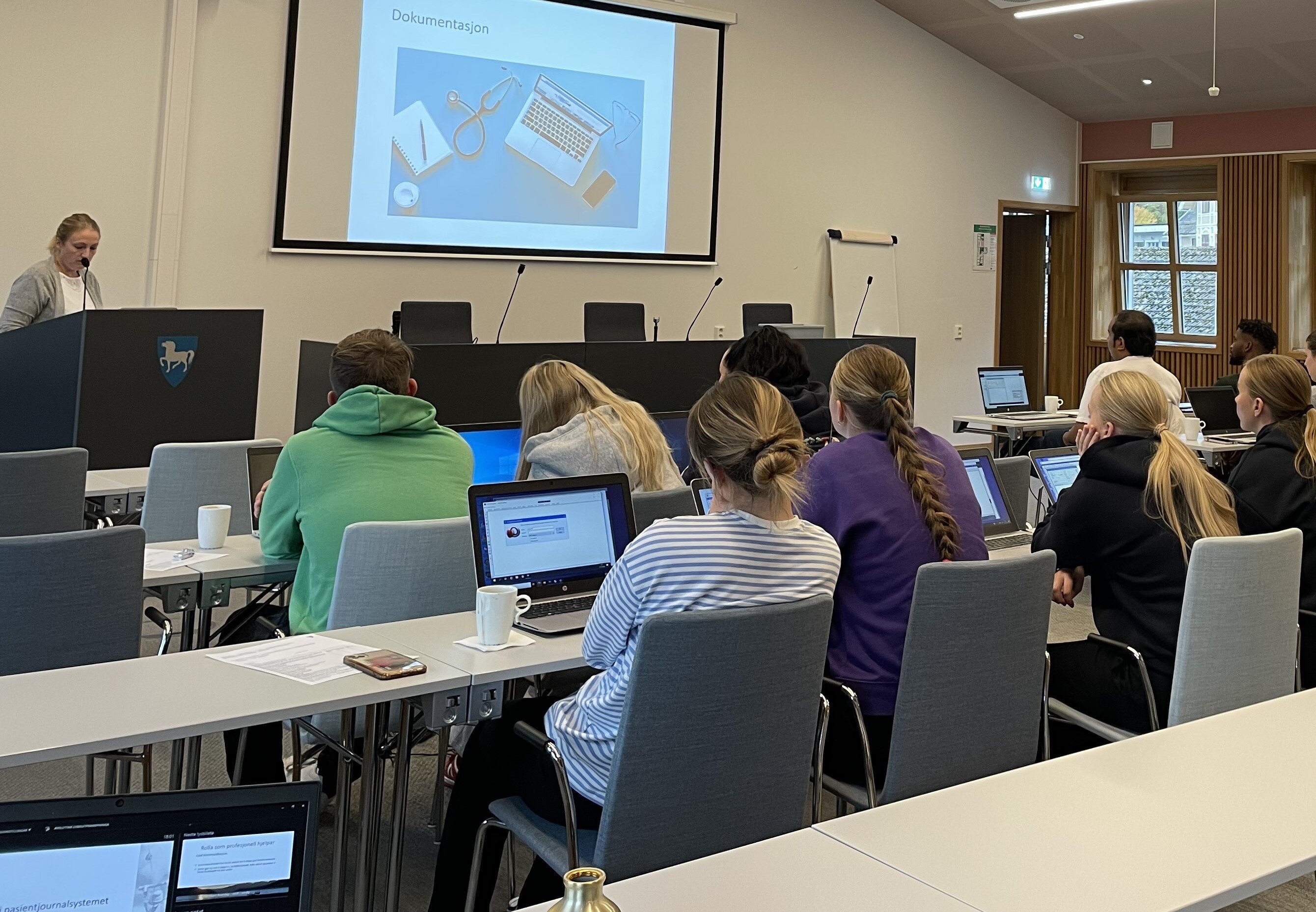 Bildet viser deltakere på fagdag i Gloppen kommune Bildet viser deltakere på fagdag i Gloppen kommune