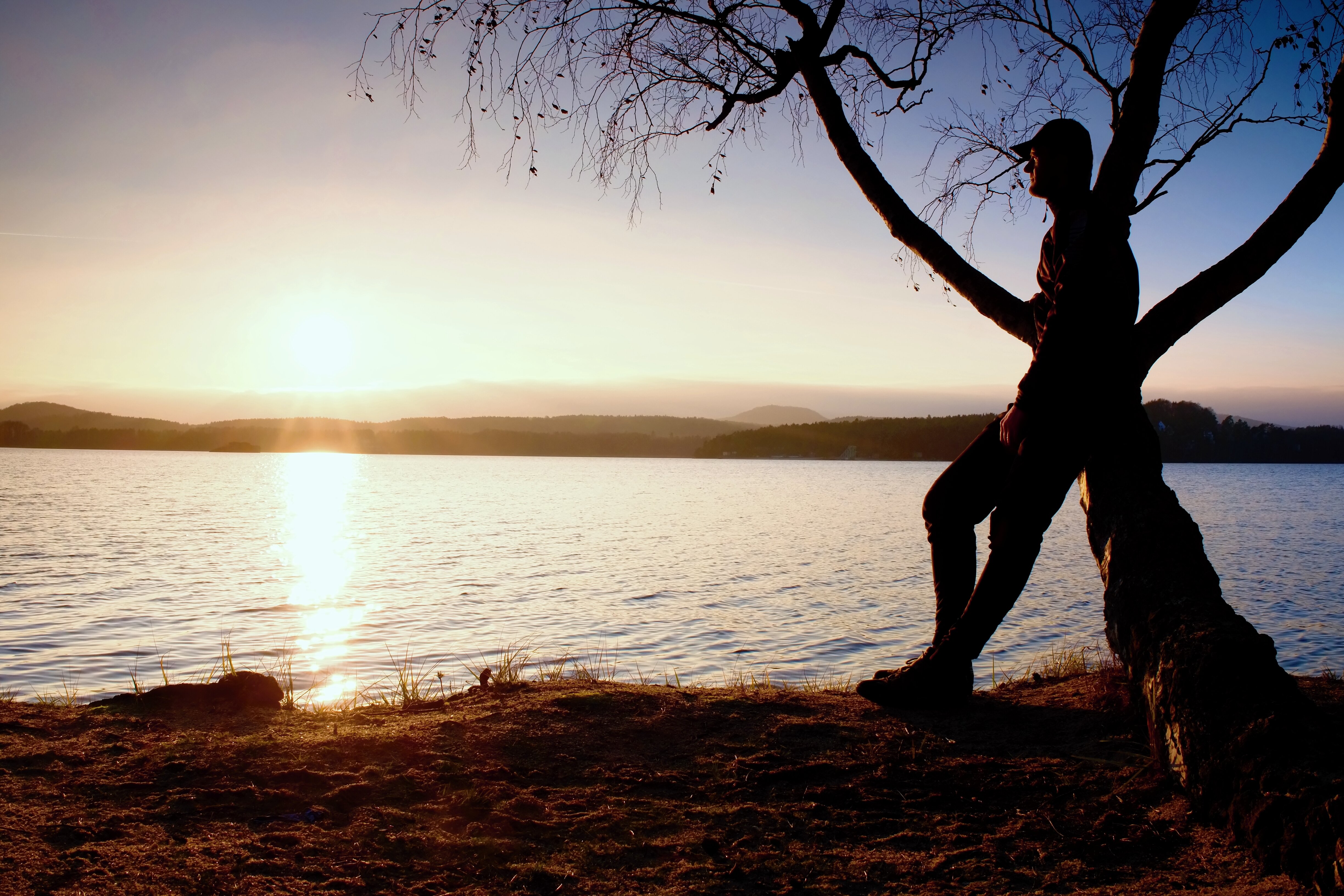 Mann på stranden Bildet viser en ensom mann
