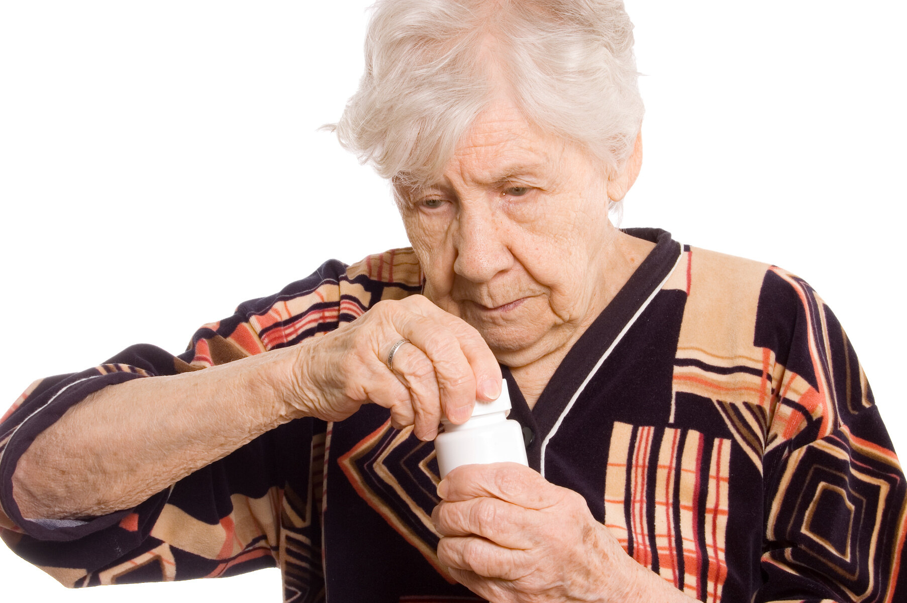 eldre dame med legemiddelboks BIldet viser eldre dame med legemiddelboks