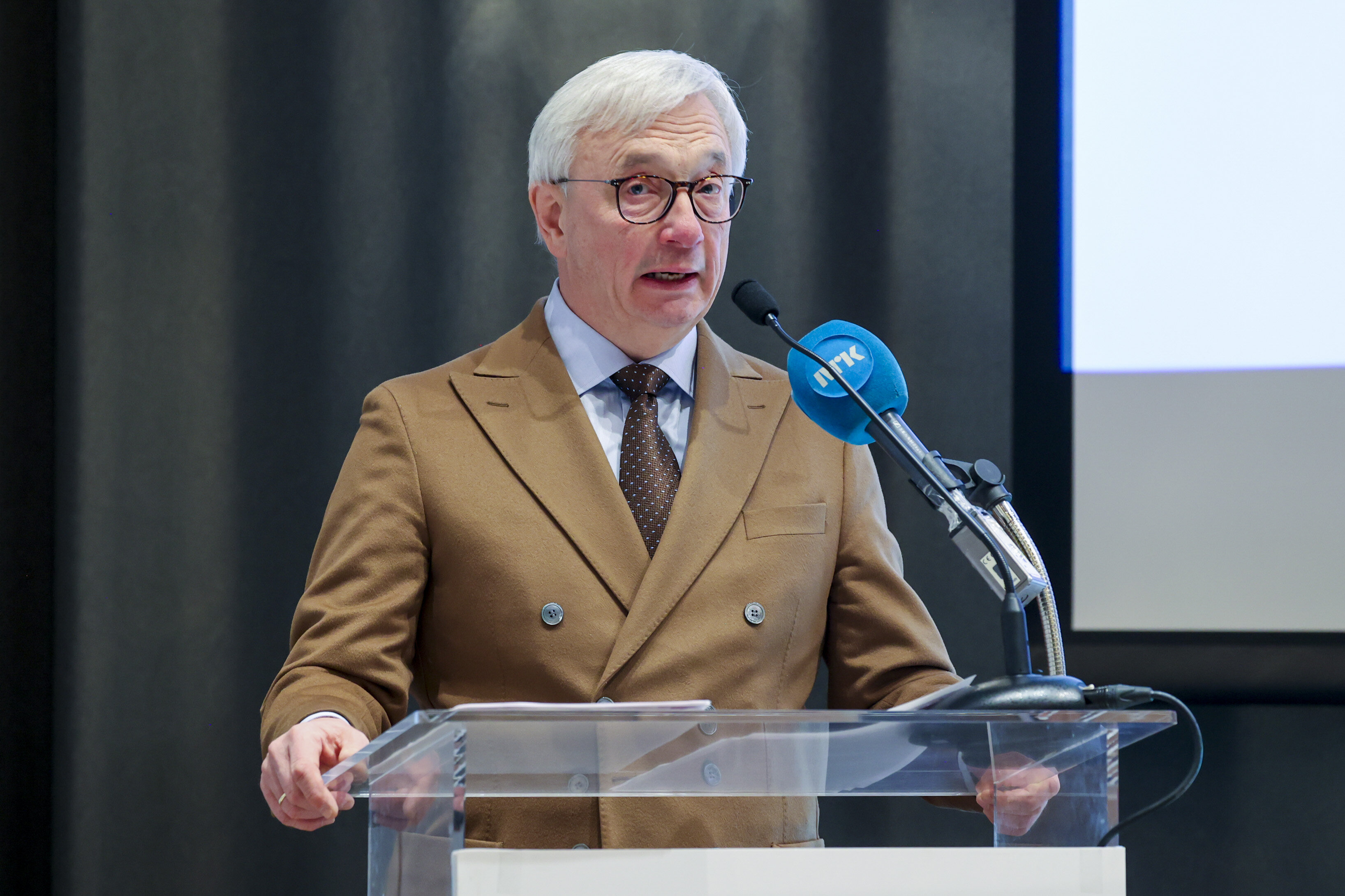 Karl Eirik Schjøtt-Pedersen Bildet viser riksrevisor Karl Eirik Schjøtt-Pedersen