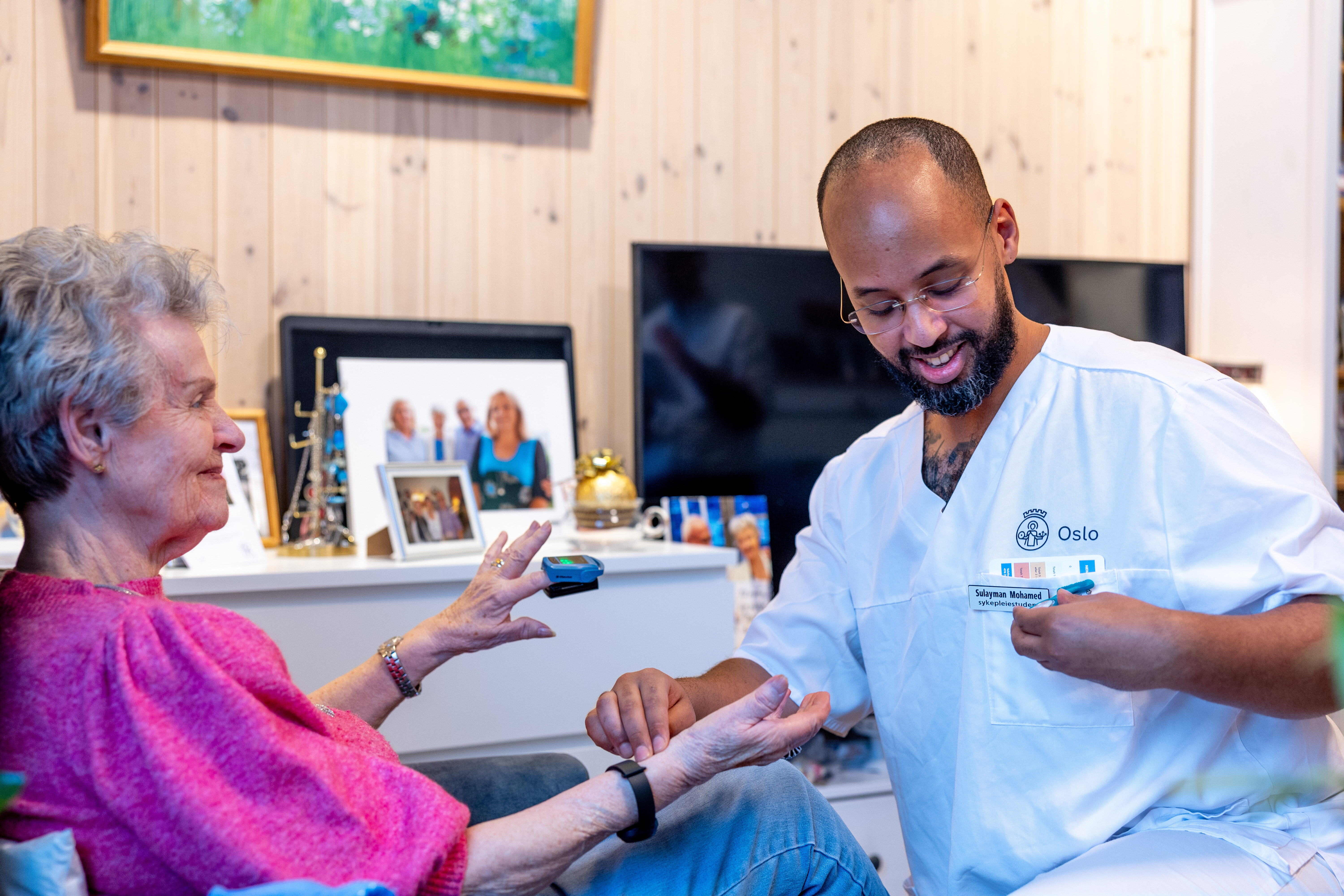 Lindeberghjemmet Bildet viser sykepleierstudent i praksis på Lindeberghjemmet