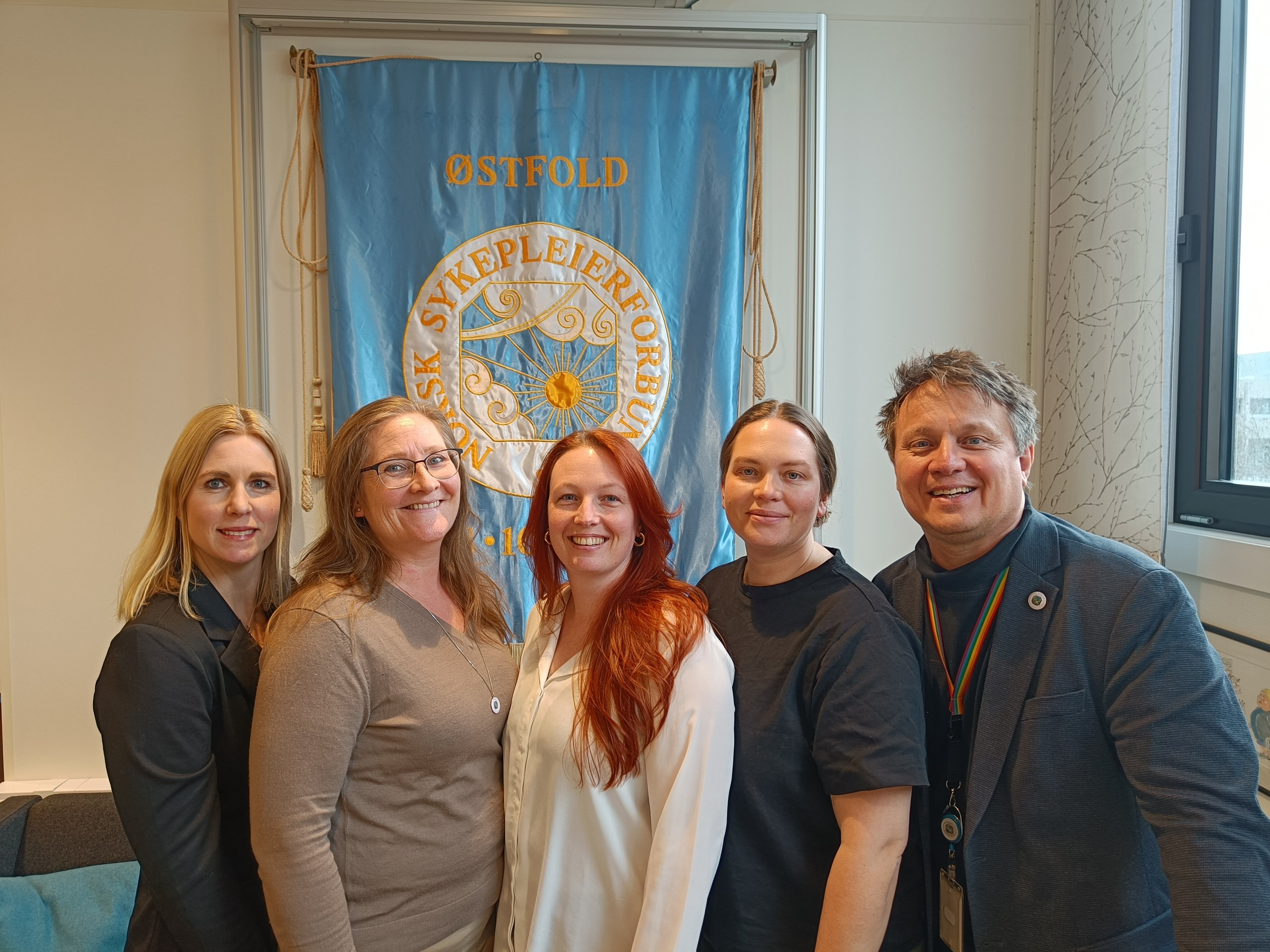 Bildet viser innleggsforfatterne samlet