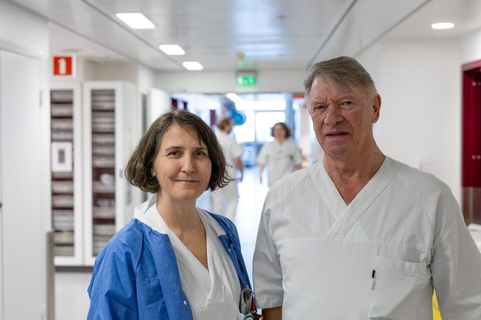 – En miljøarbeider som Paal Thorkildsen fra Gammel Nok kan bety forskjellen på en rolig natt og en veldig krevende natt for både ansatte og andre pasienter, sier enhetsleder Turid Stajer. – En miljøarbeider som Paal Thorkildsen fra Gammel Nok kan bety forskjellen på en rolig natt og en veldig krevende natt for både ansatte og andre pasienter, sier enhetsleder Turid Stajer.