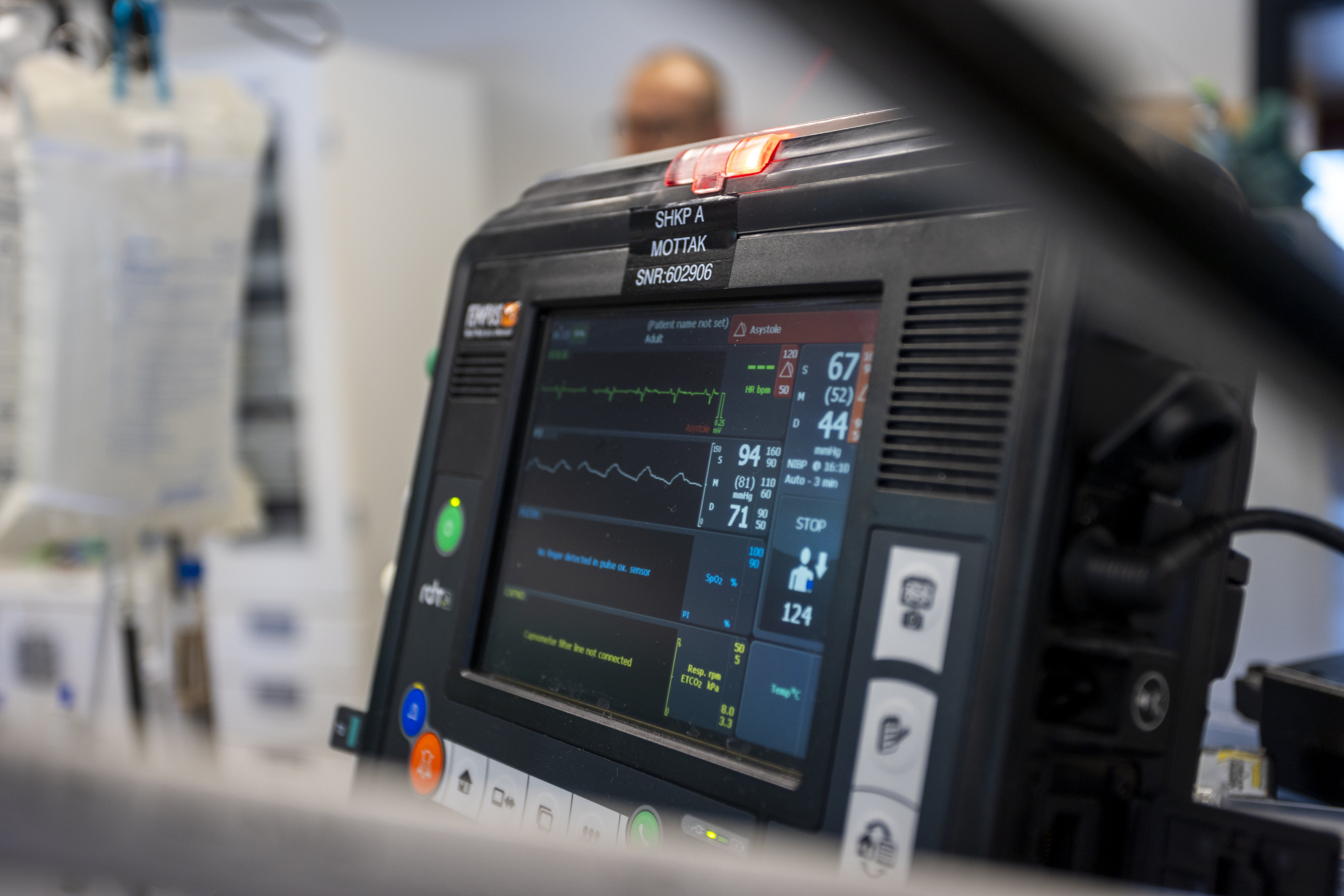 Kurs i krigskirurgi Bildet viser et skop.