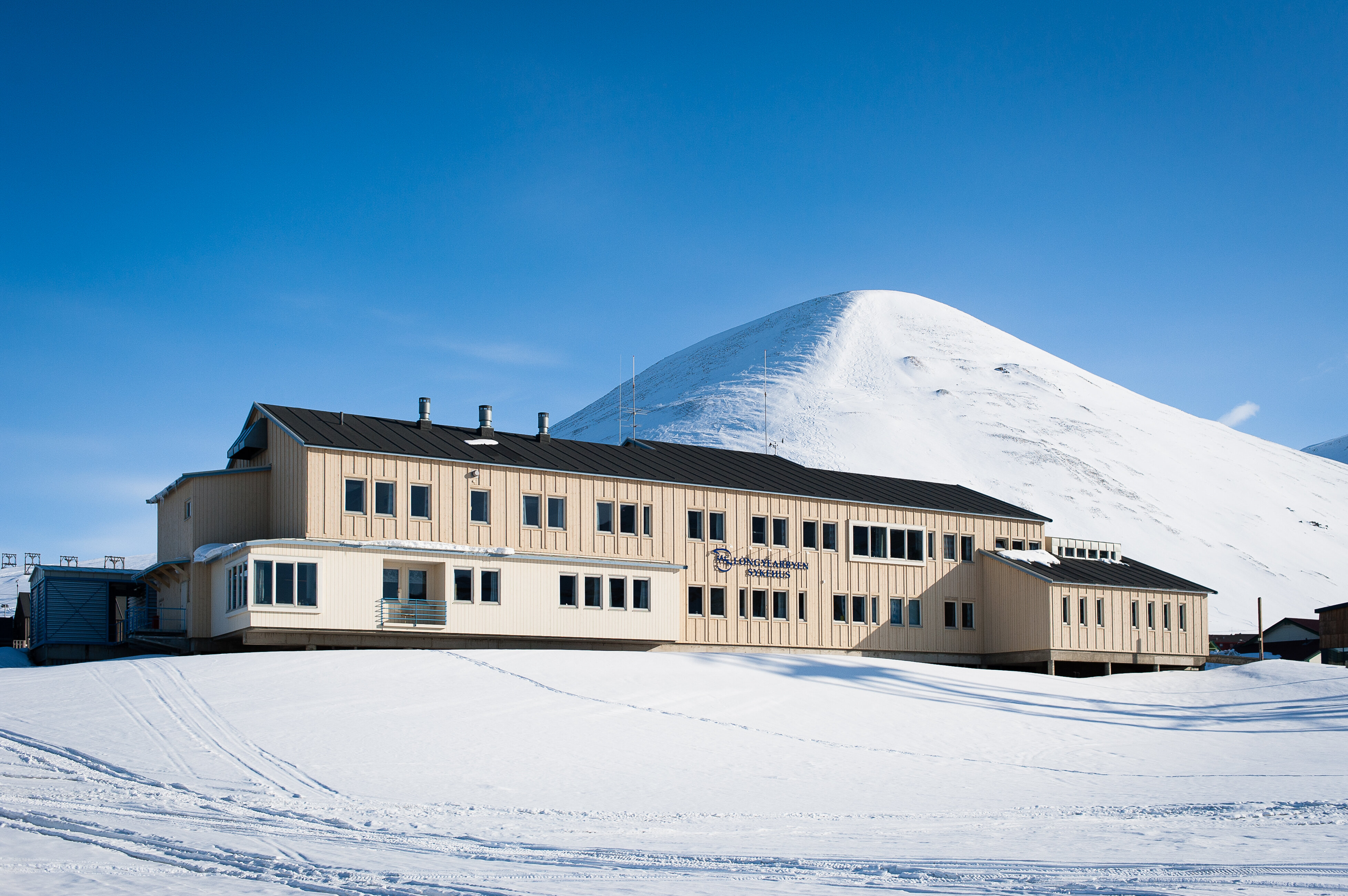 Bildet viser Longyearbyen sykehus