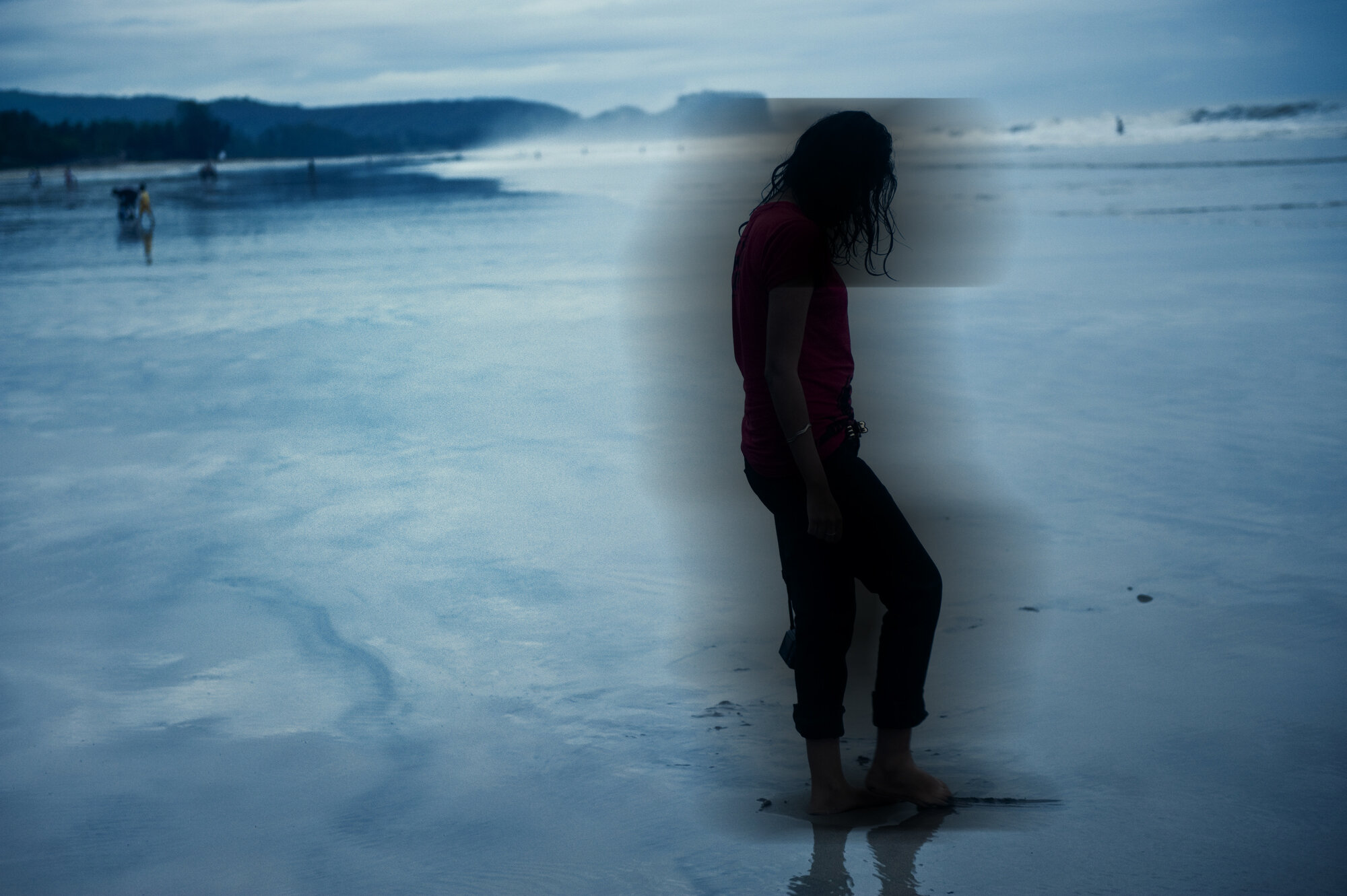 Bilde av kvinne på strand