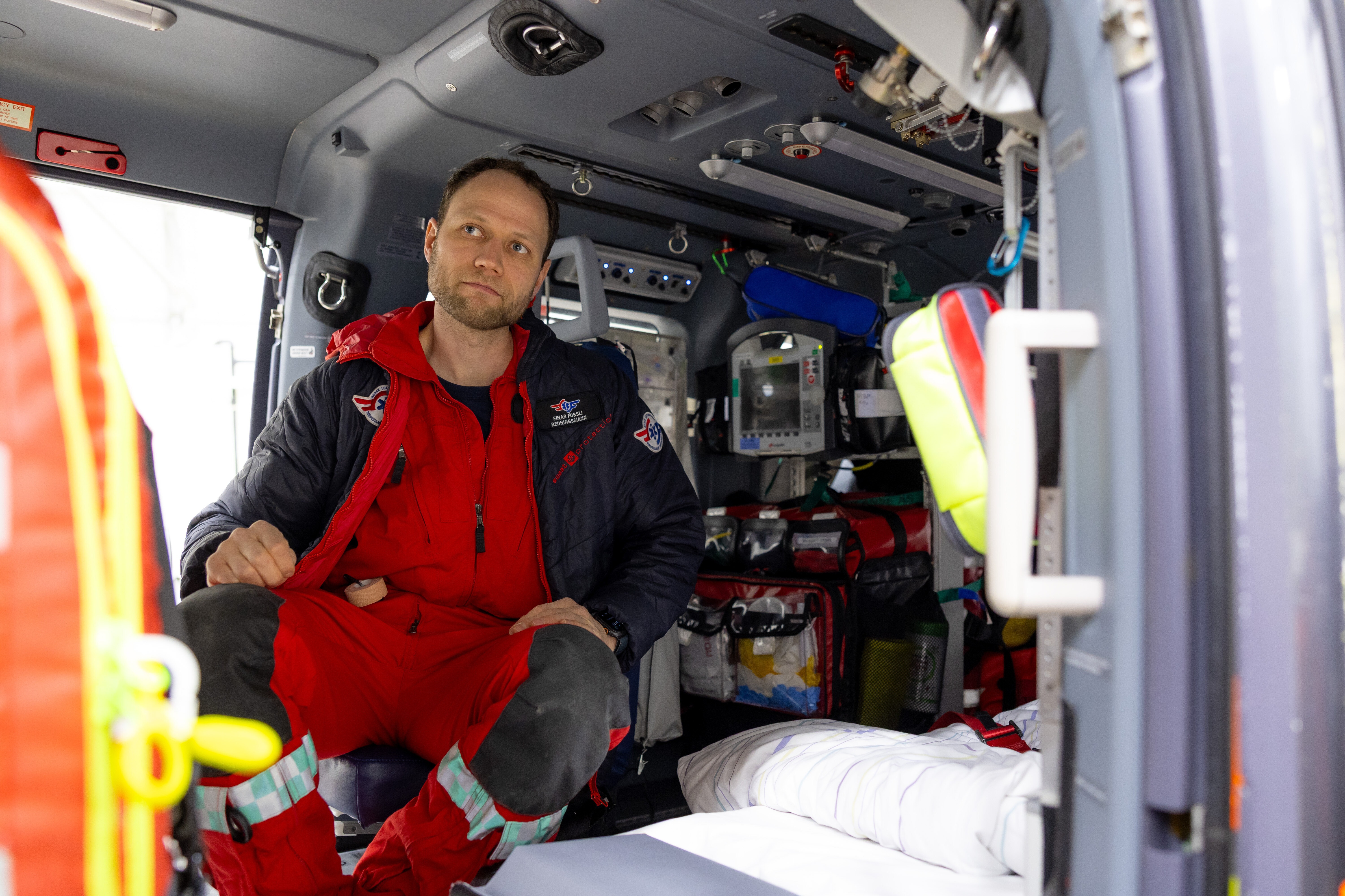 Einar Fossli anestesisykepleier og ledende redningsmann i Luftambulansen Einar Fossli anestesisykepleier og ledende redningsmann i Luftambulansen