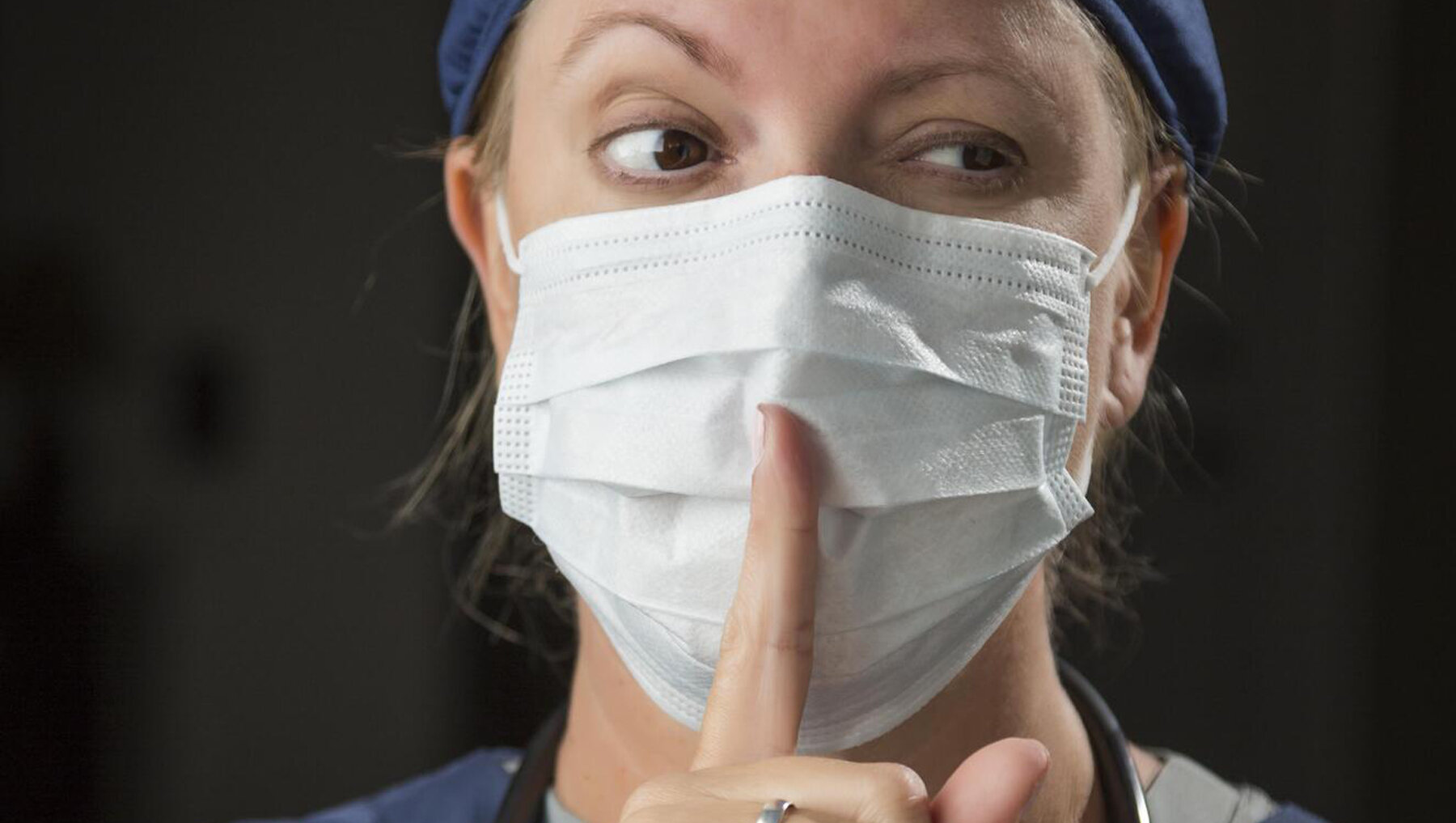 Illustrasjonsfoto ytringsfrihet. Kvinne med munnbind. Illustrasjonsfoto ytringsfrihet. Kvinne med munnbind.