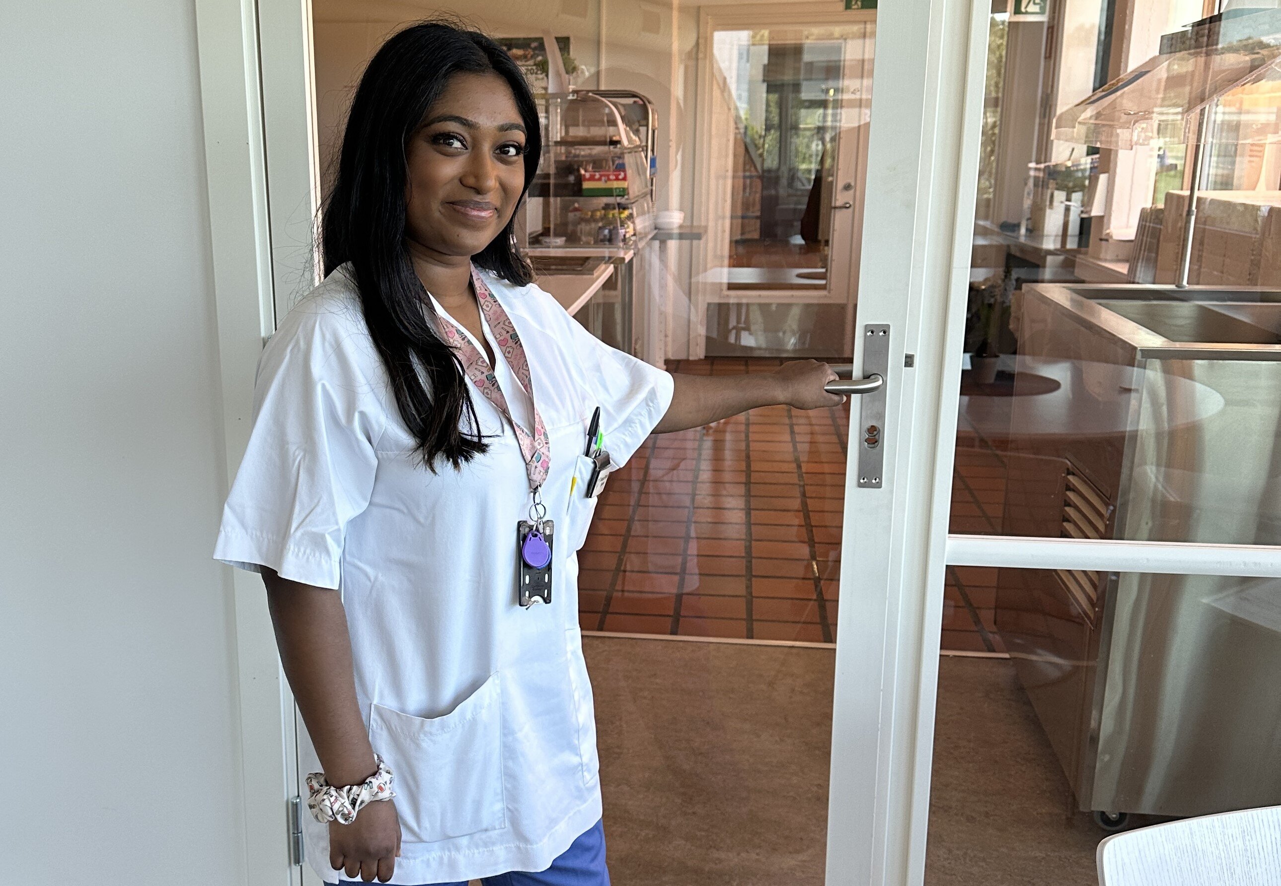 Vinusha Pathmasri Bildet viser Vinusha Pathmasri på jobb.